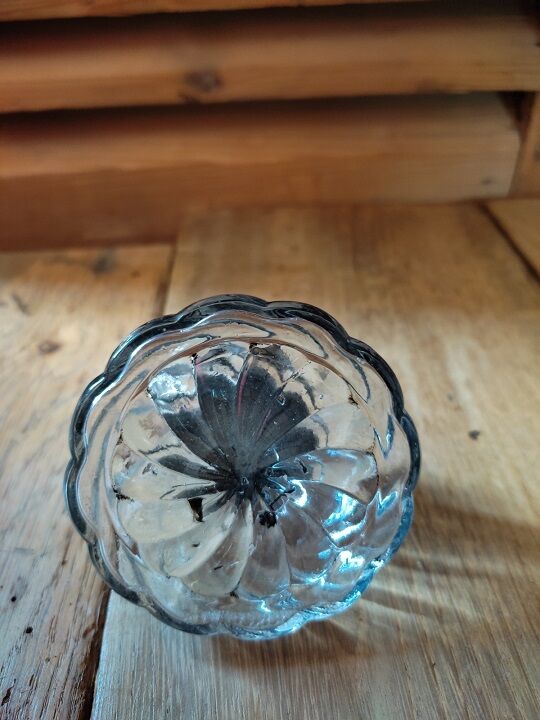 Inkwell in molded glass and vintage antique metal