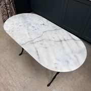 Bistro table in cast iron and marble