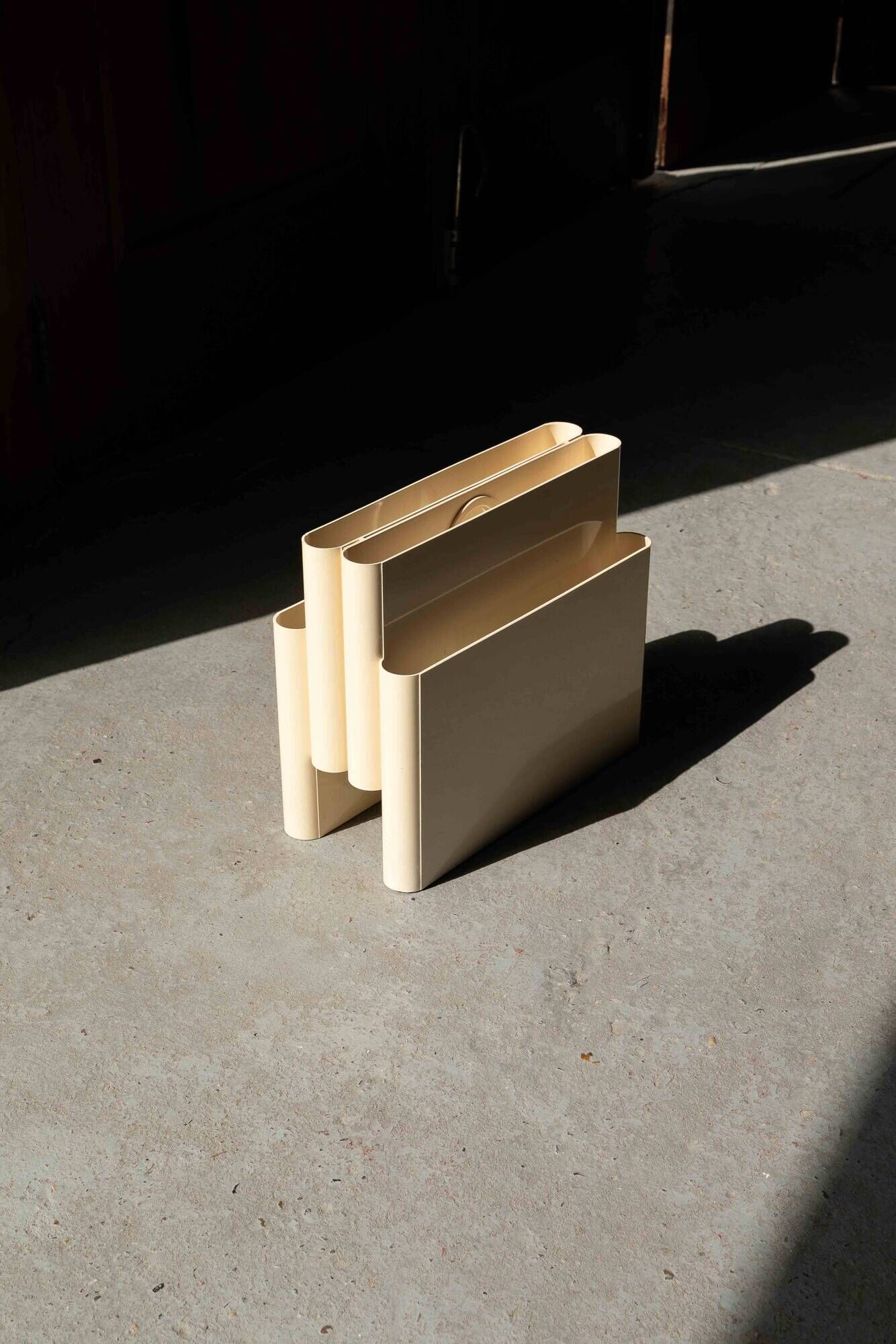 Magazine holder by Giotto Stoppino for Kartell, Italy, 1970's
