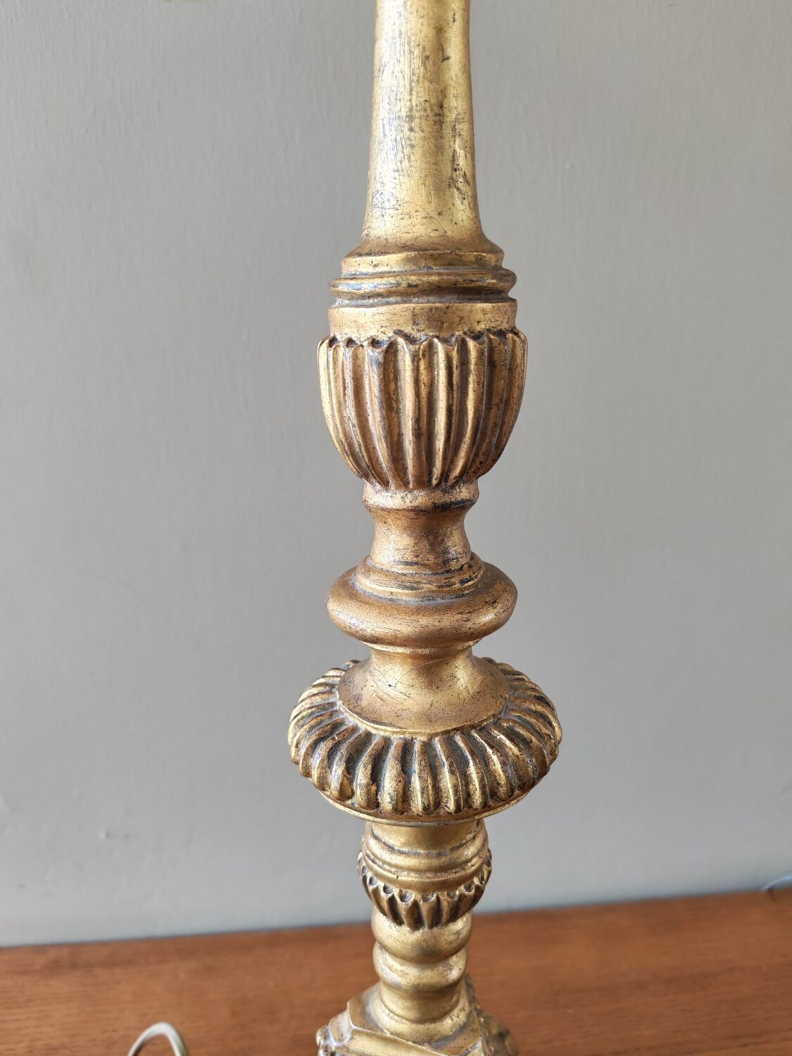 Golden wooden lamp base
