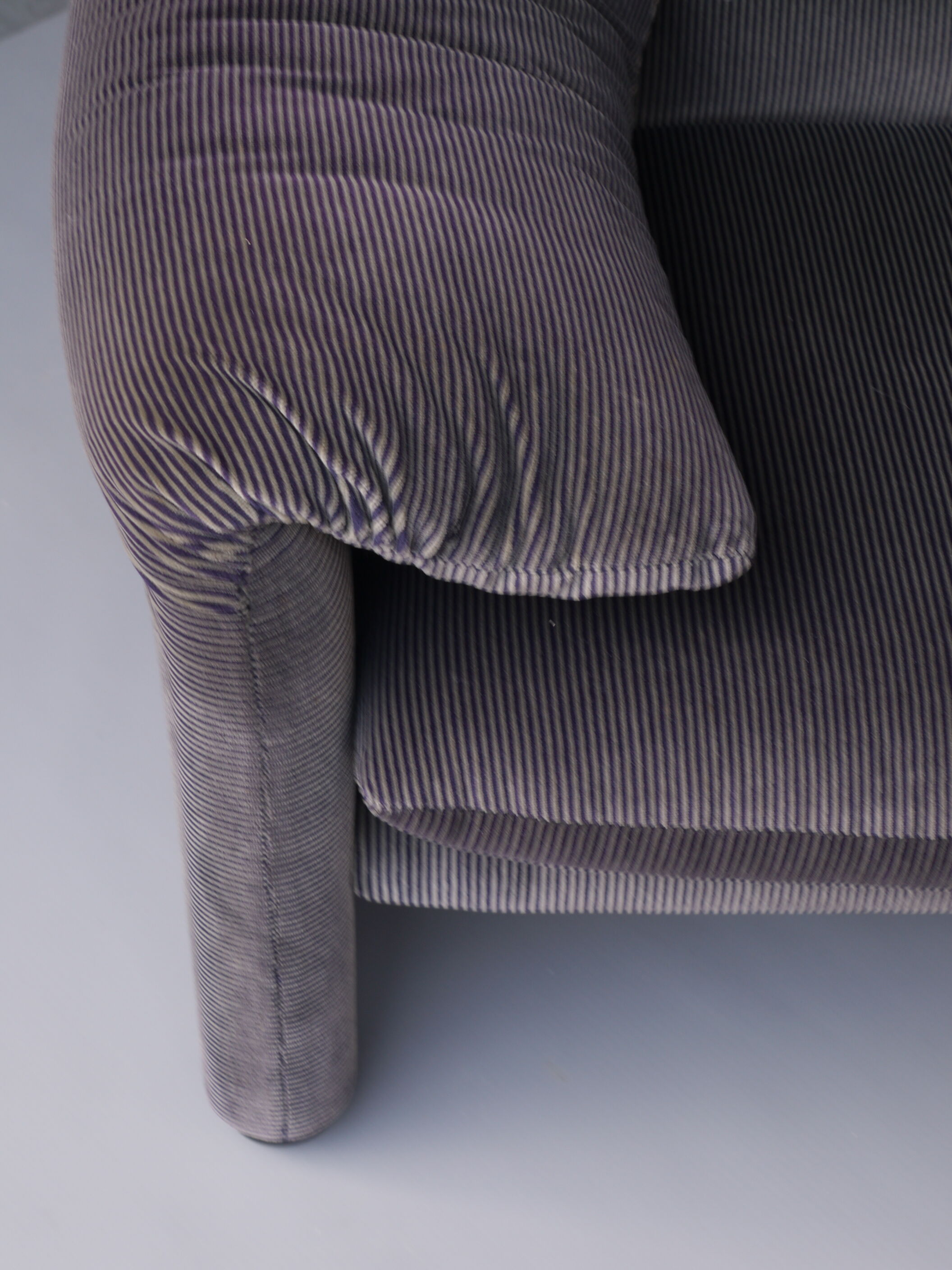 3-seater model Maralunga sofa by Vico Magistretti, Cassina