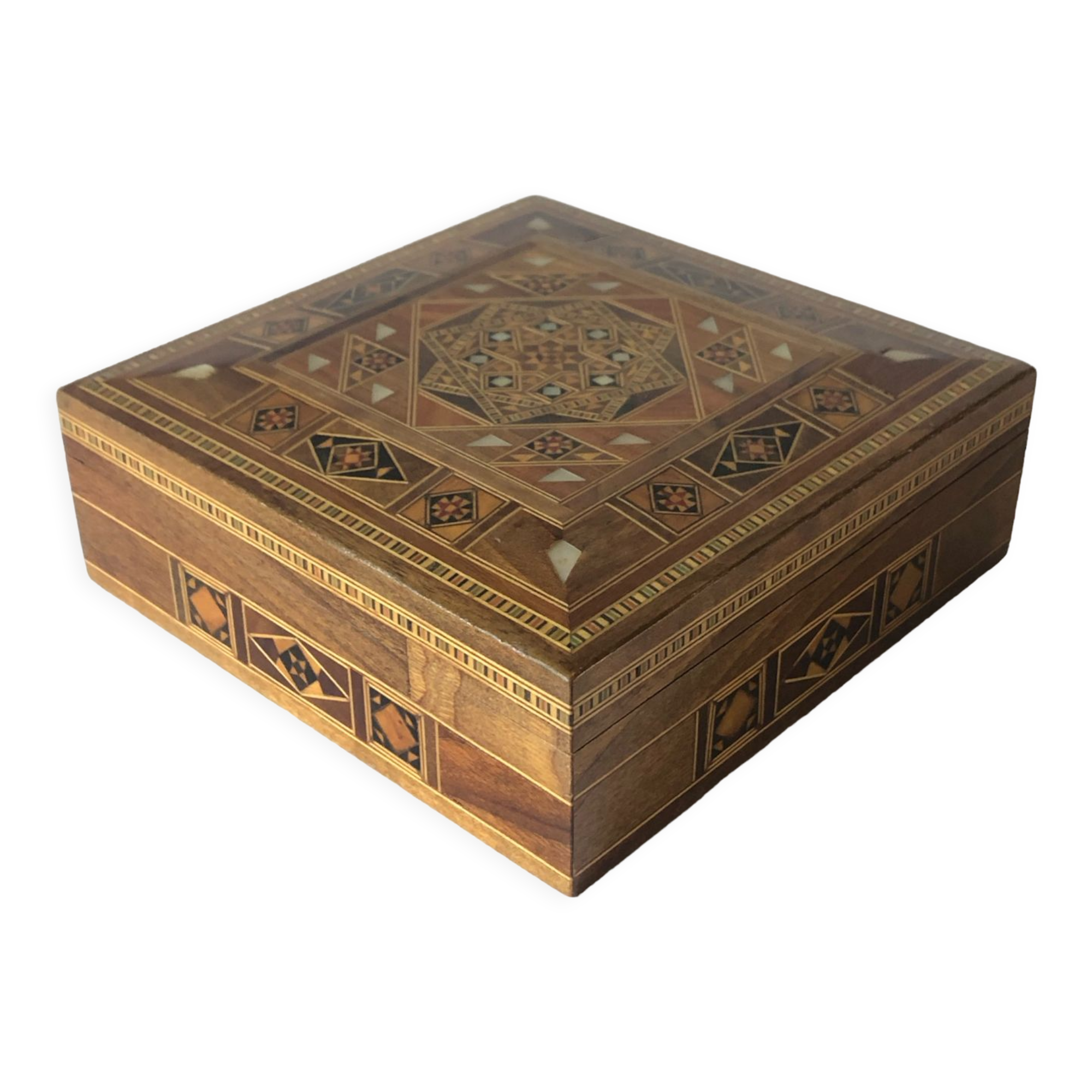 Jewelry box in wood and mother-of-pearl