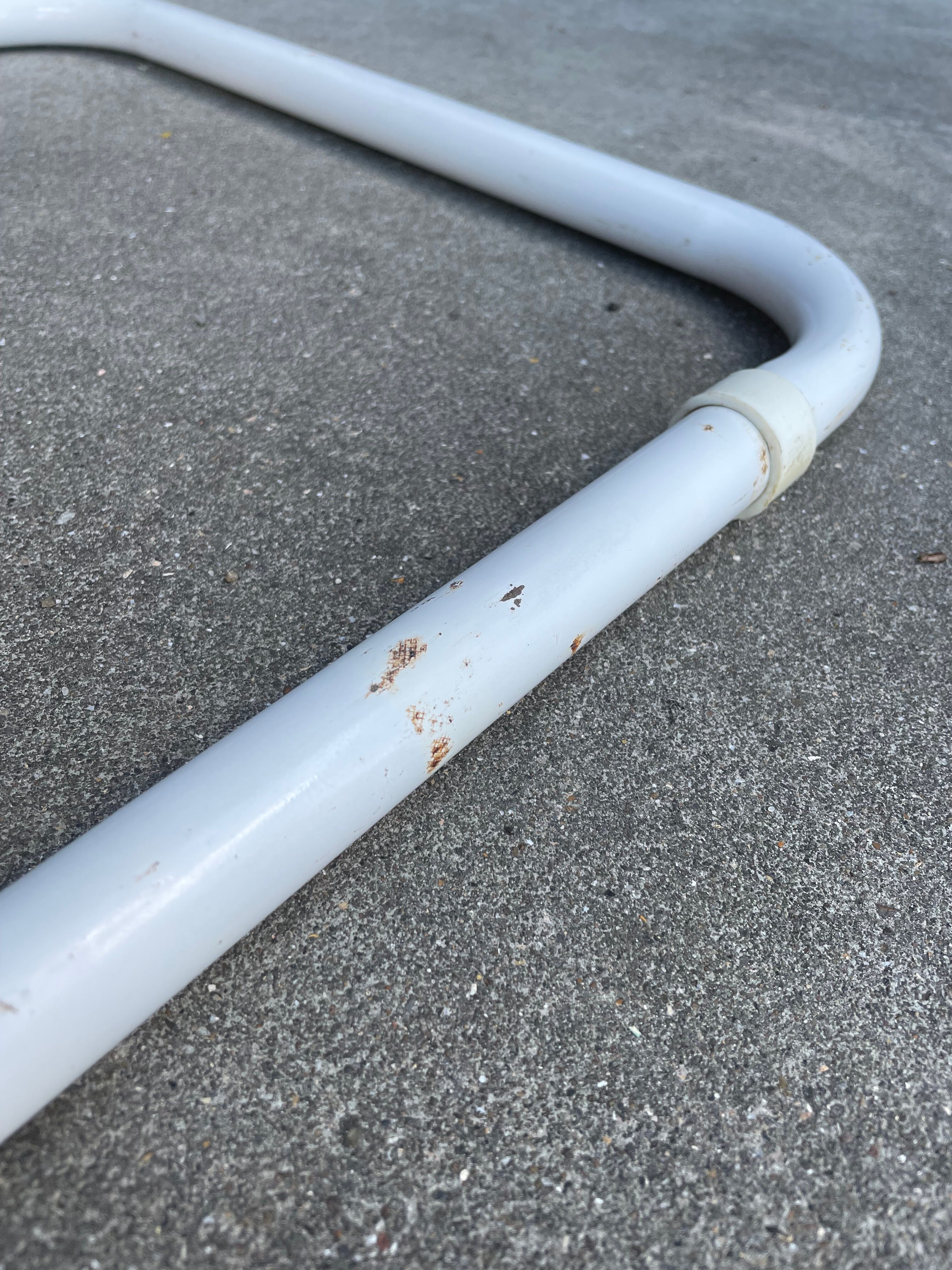 Set of 4 Cesca b32 model chairs in white by Marcel Breuer