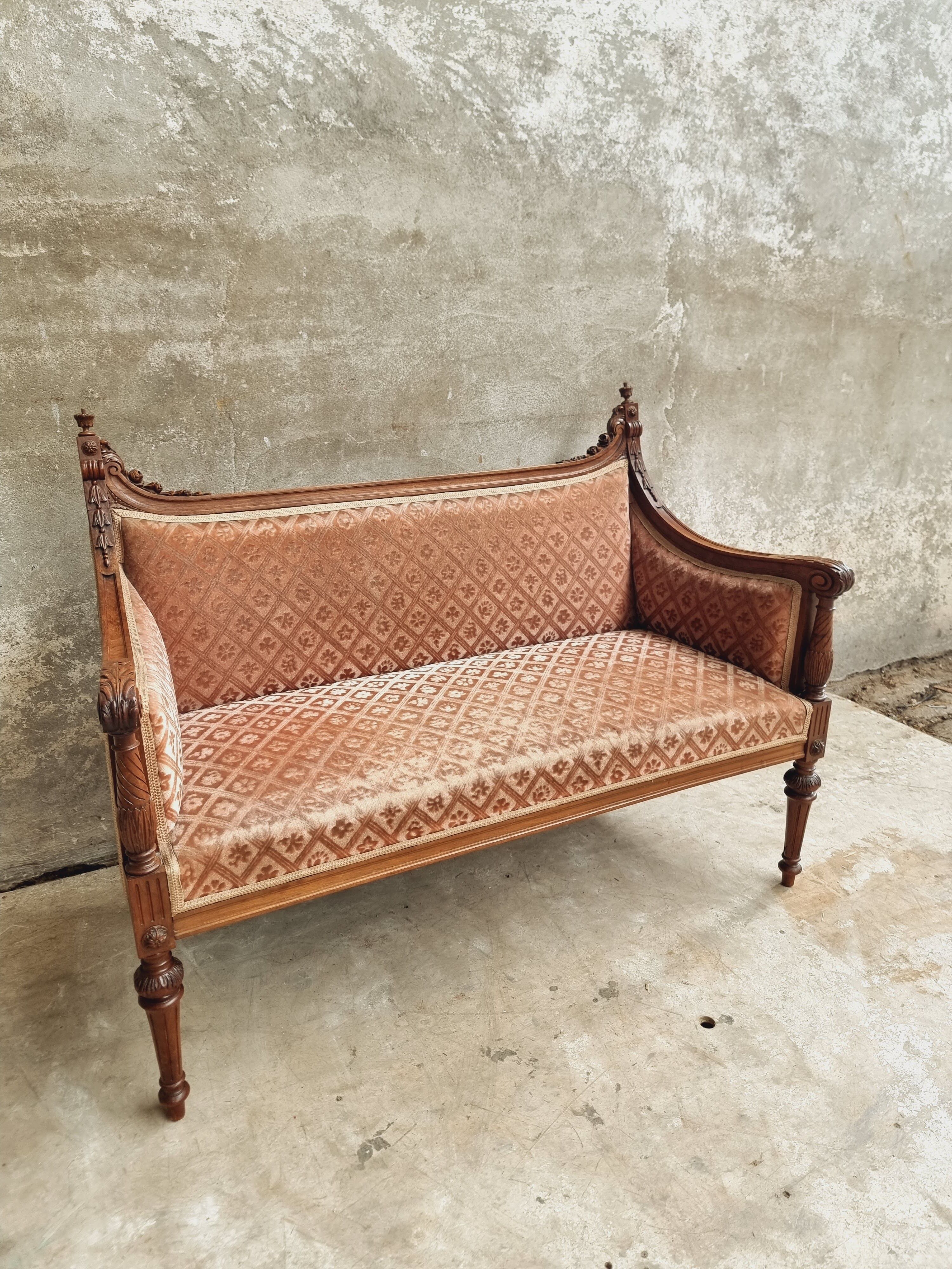 Antique sofa seat classic hall bench old pink