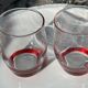 2 verres à fond rouge