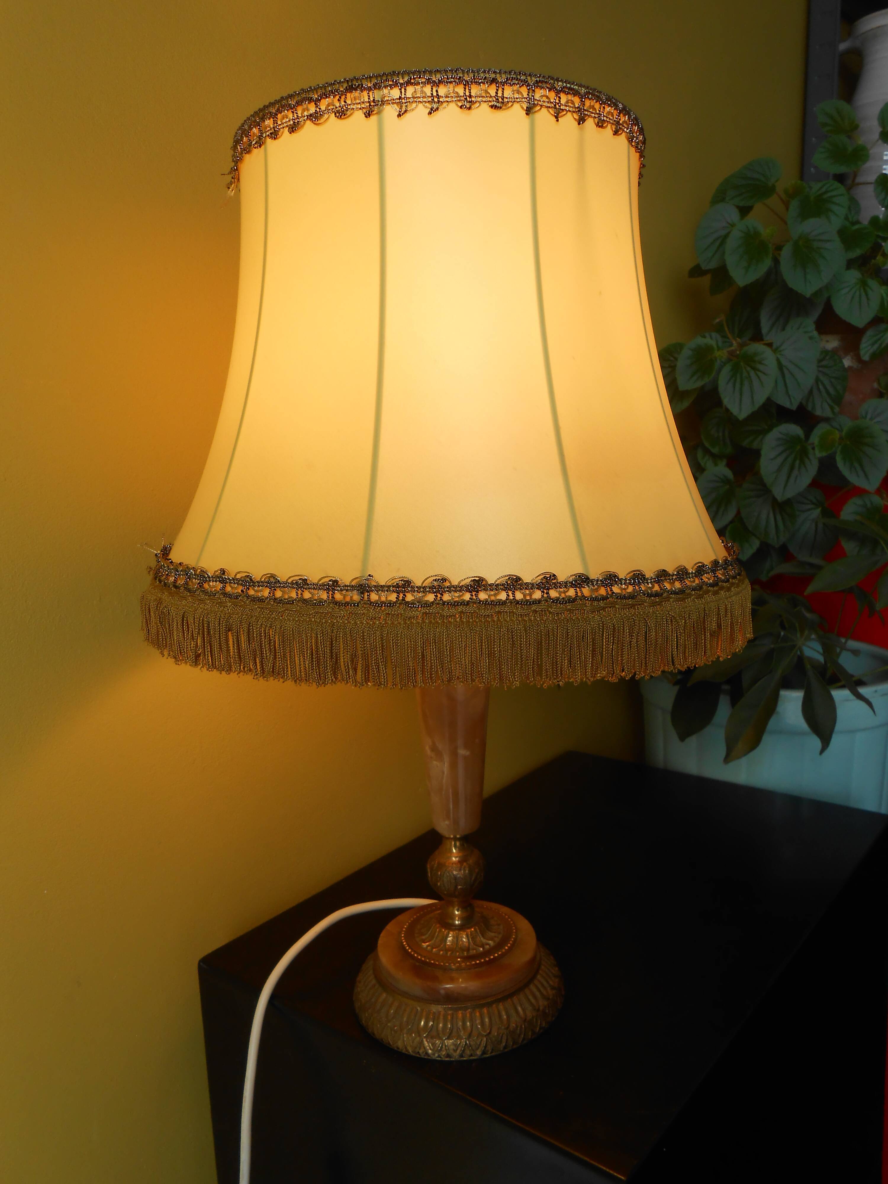 Alabaster lamp and gilt bronze, silk Lampshade