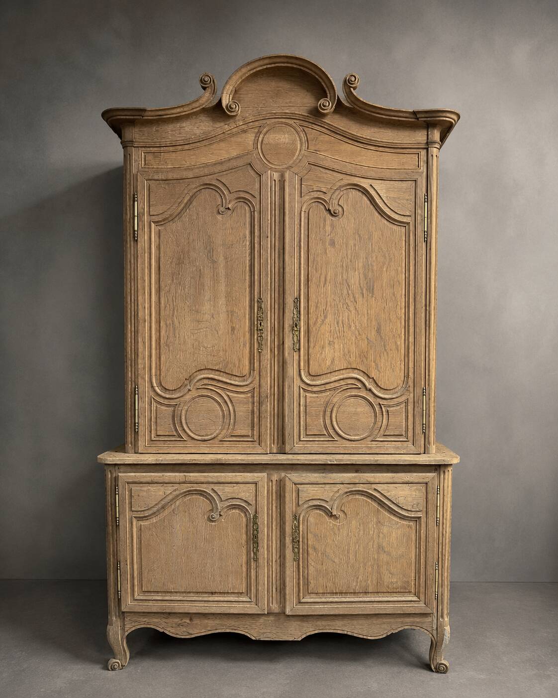 Antique sandblasted dresser
