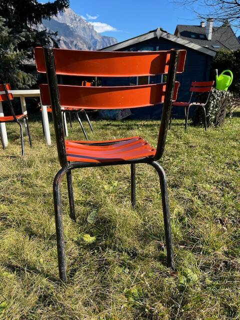Set of 12 metal chairs