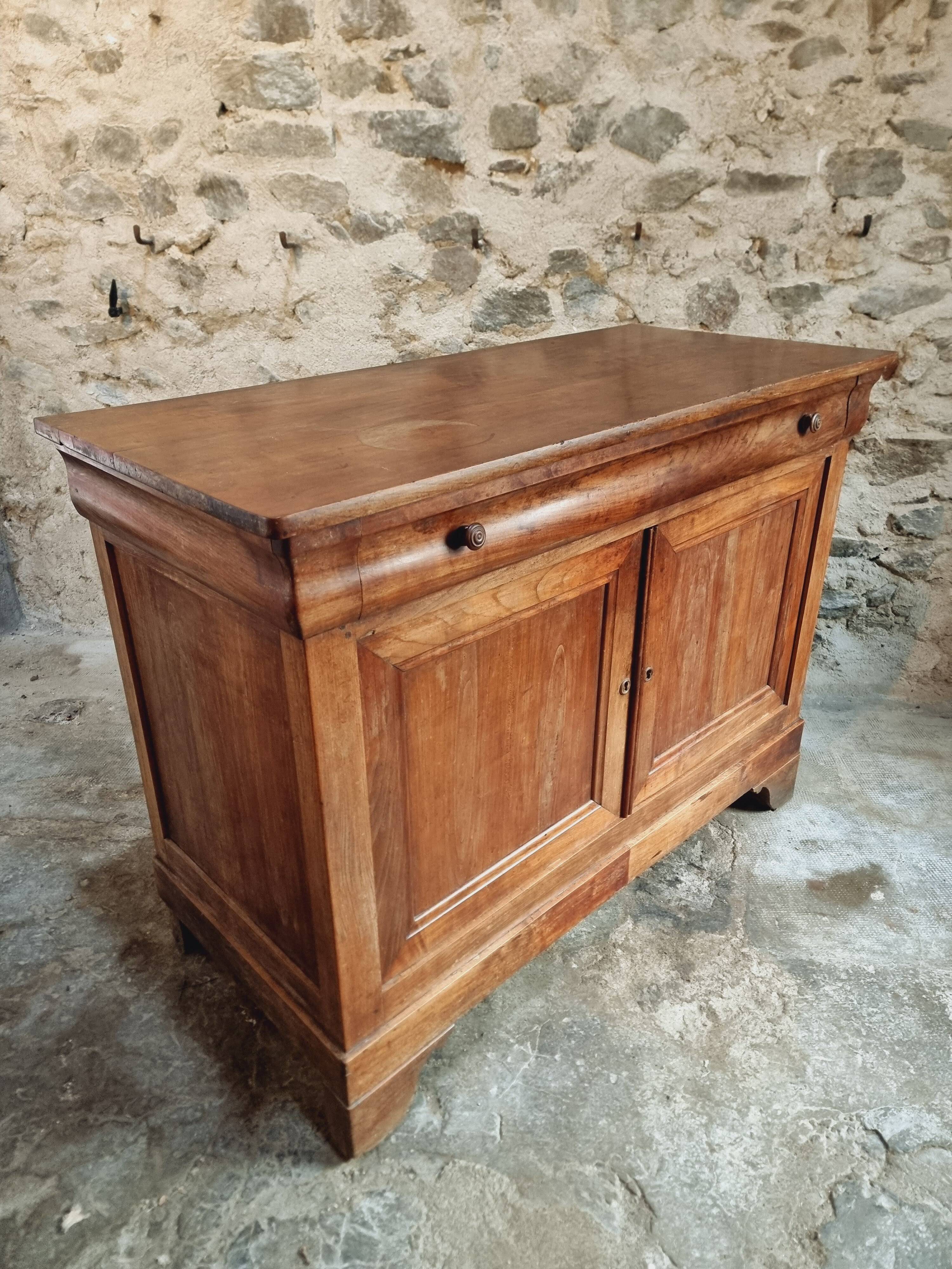Antique French cherrywood sideboard – Early 19th century