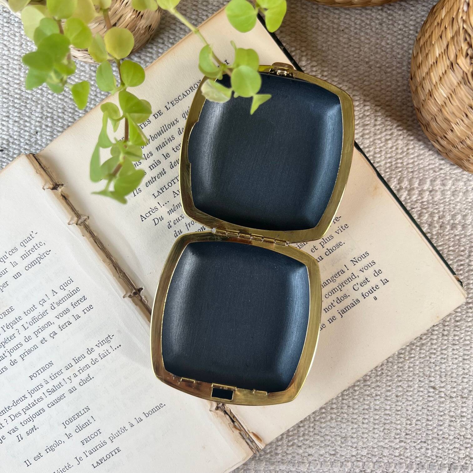 Small square box