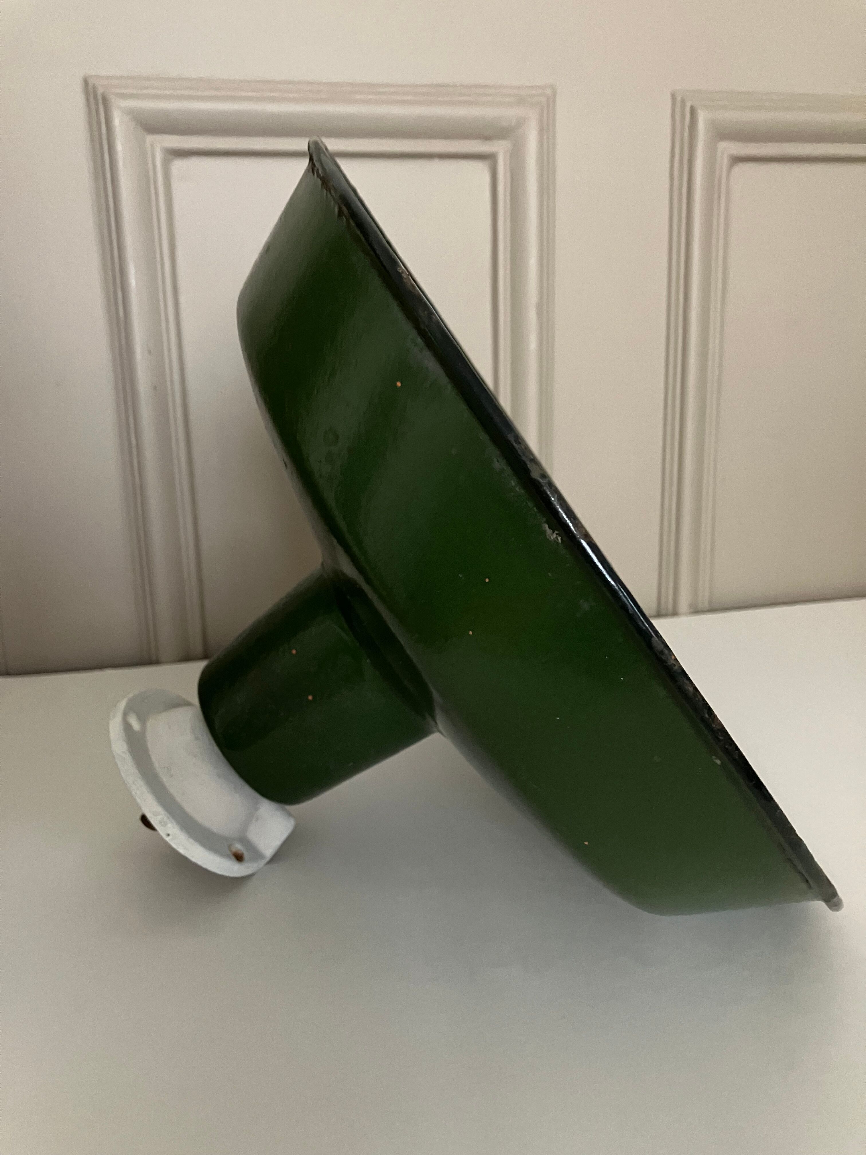 Large suspension enamelled sheet metal