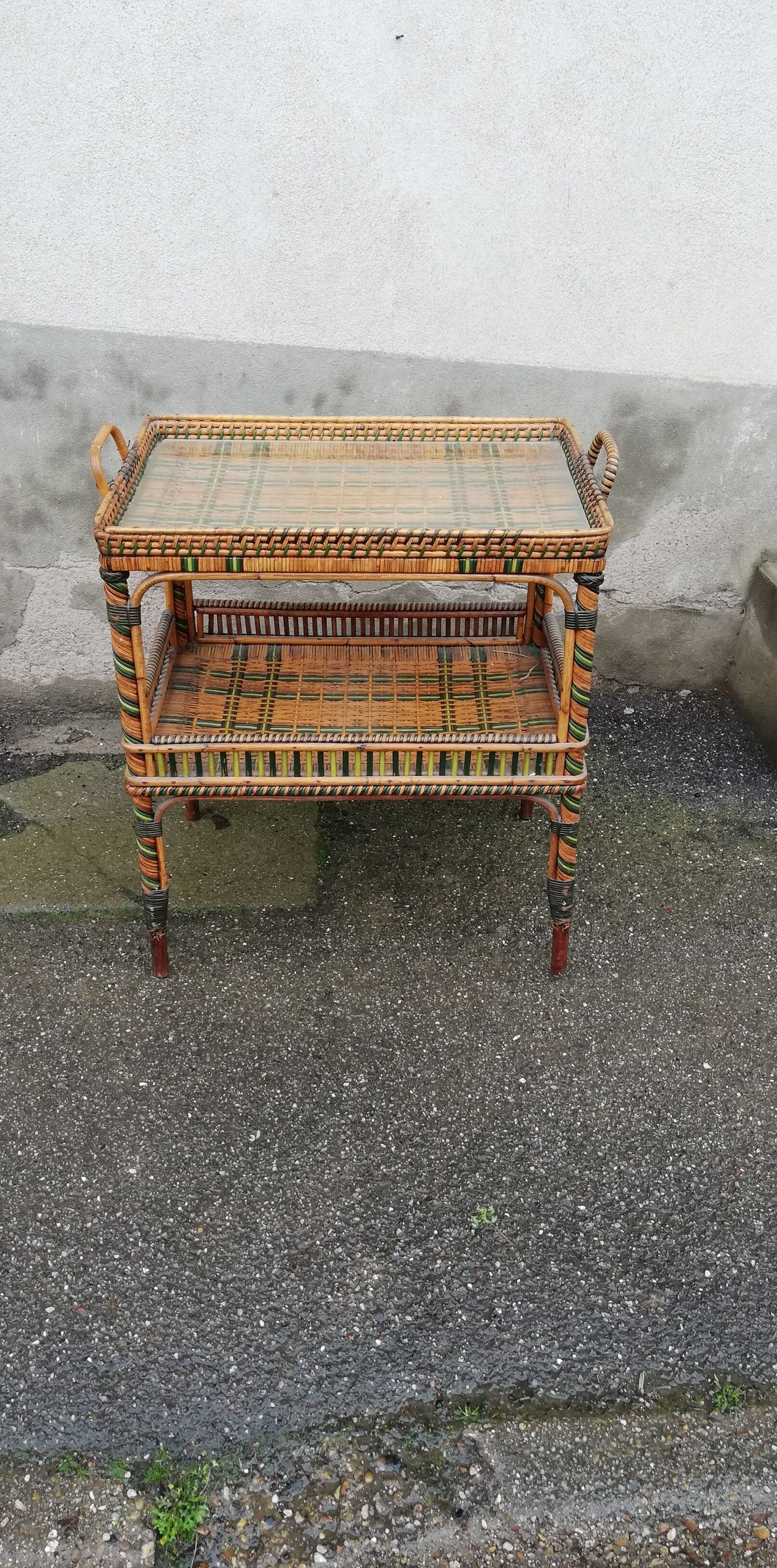 Vintage rattan service