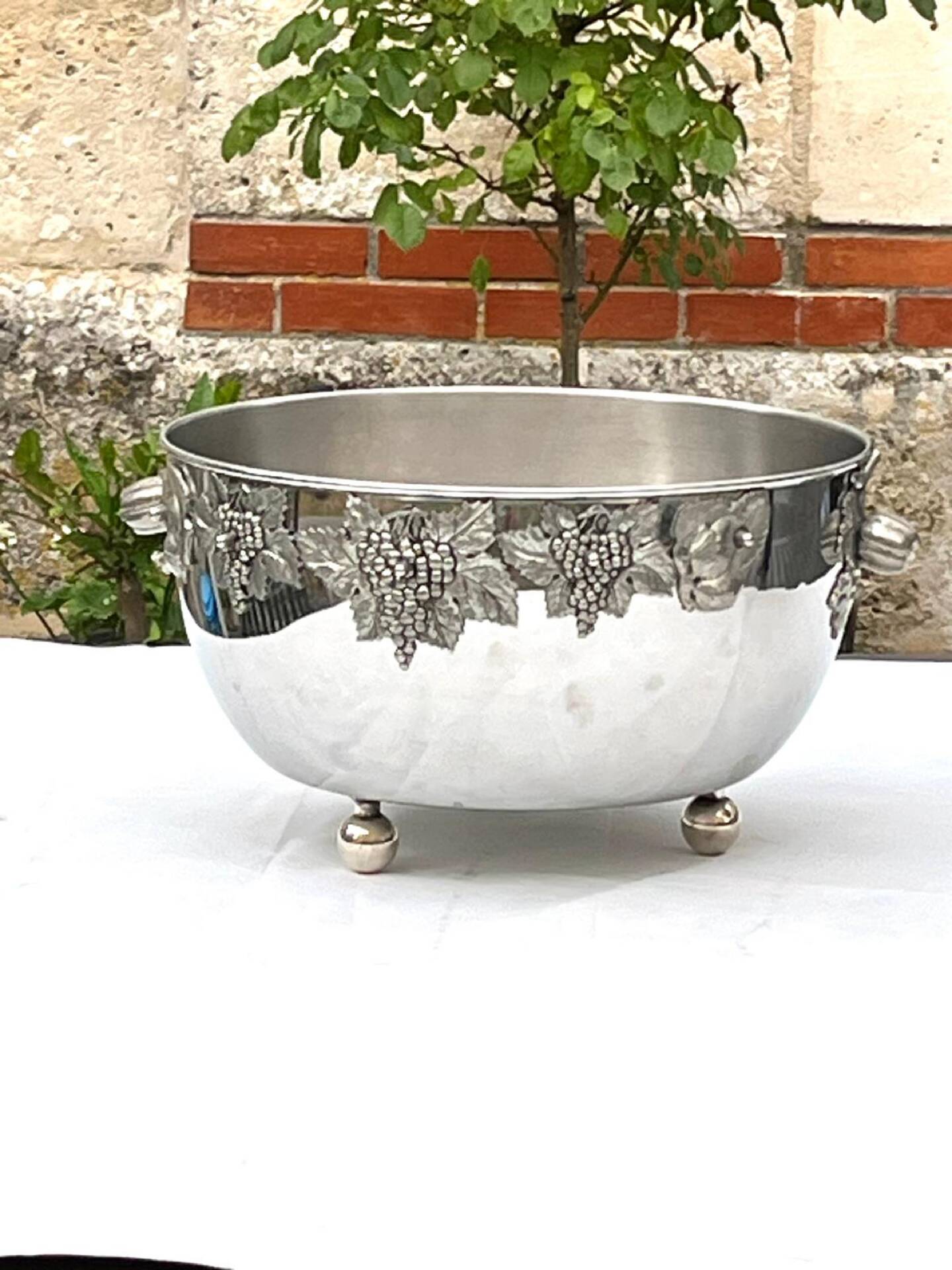 Vintage Italian Silver-Coloured Champagne Bath on Ball Feet