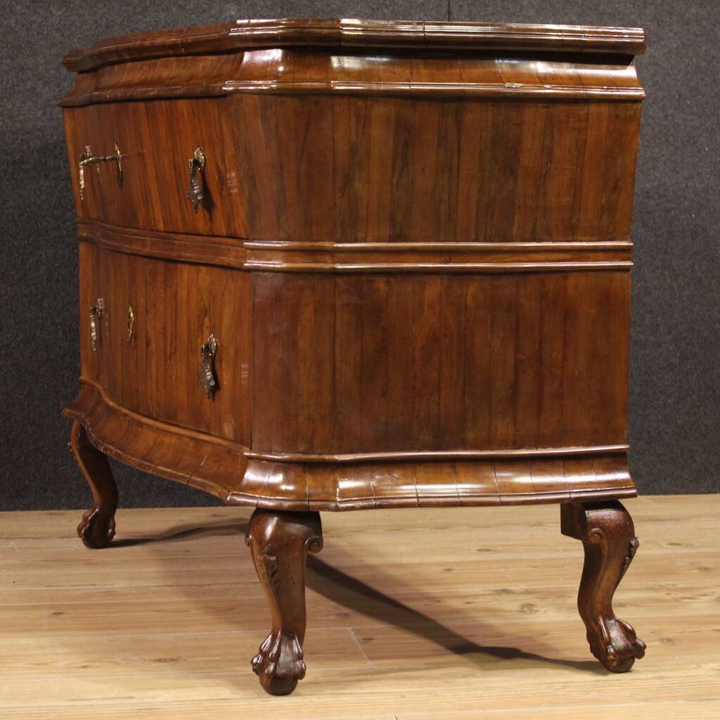Venetian dresser from the first half of the 20th century