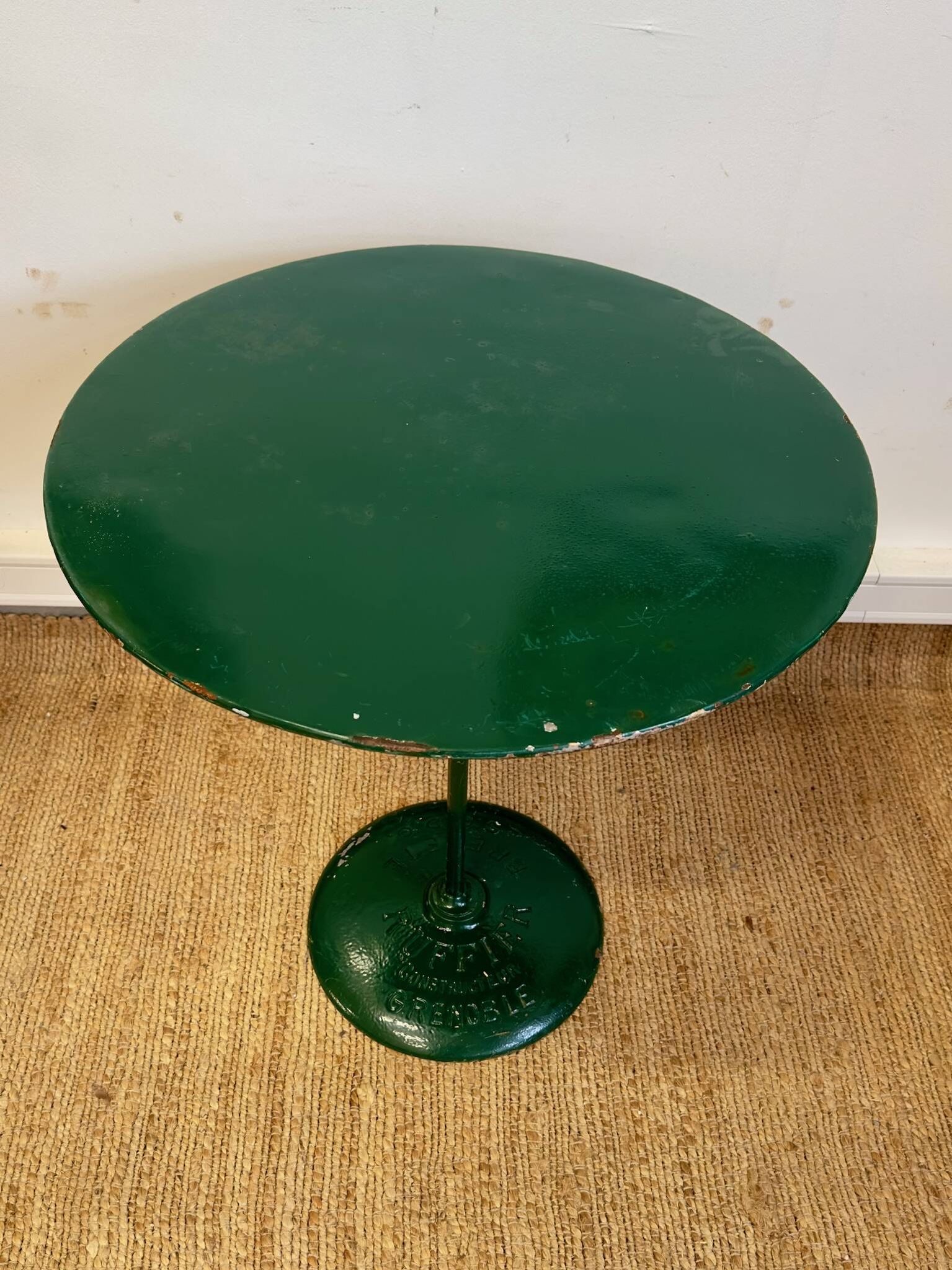 Old metal bistro table - Ruffier Grenoble – enamel paint