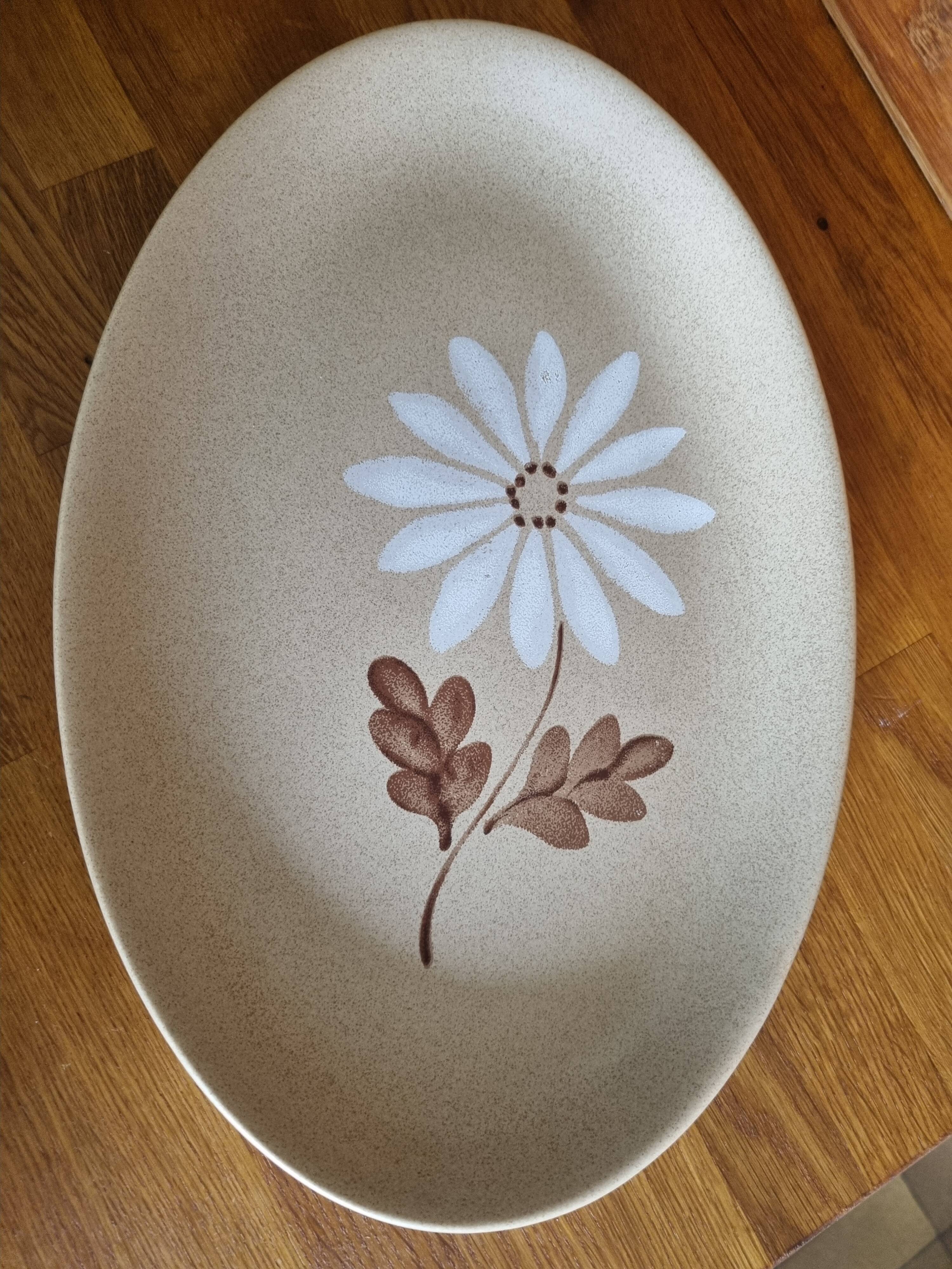 Large oval serving dish in Saint-Amand earthenware with Autumn decor