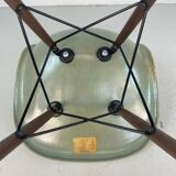 Chaise d'appoint Eames Herman Miller DSW en vert écume de mer