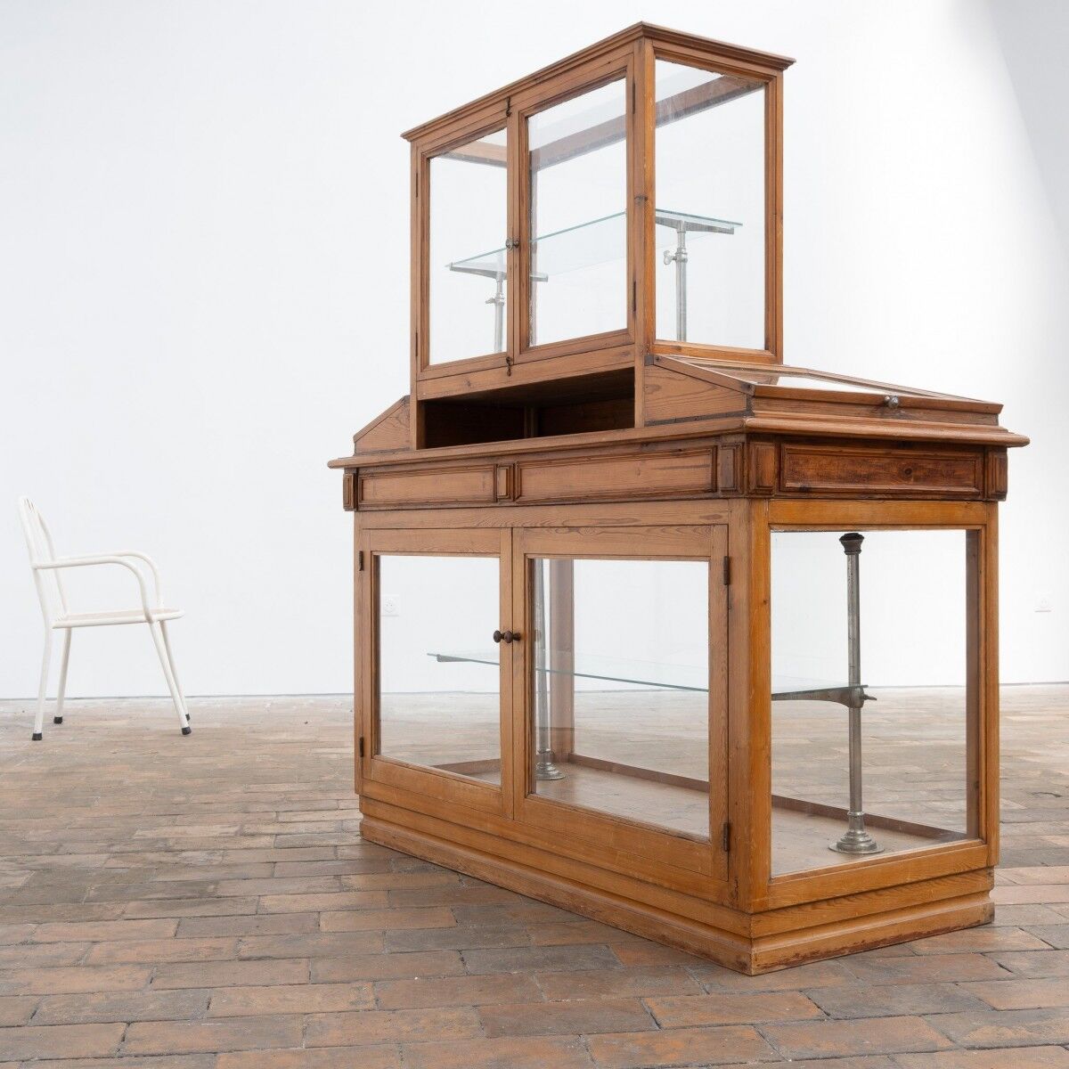 Ancienne vitrine de présentation - début du XXème siècle
