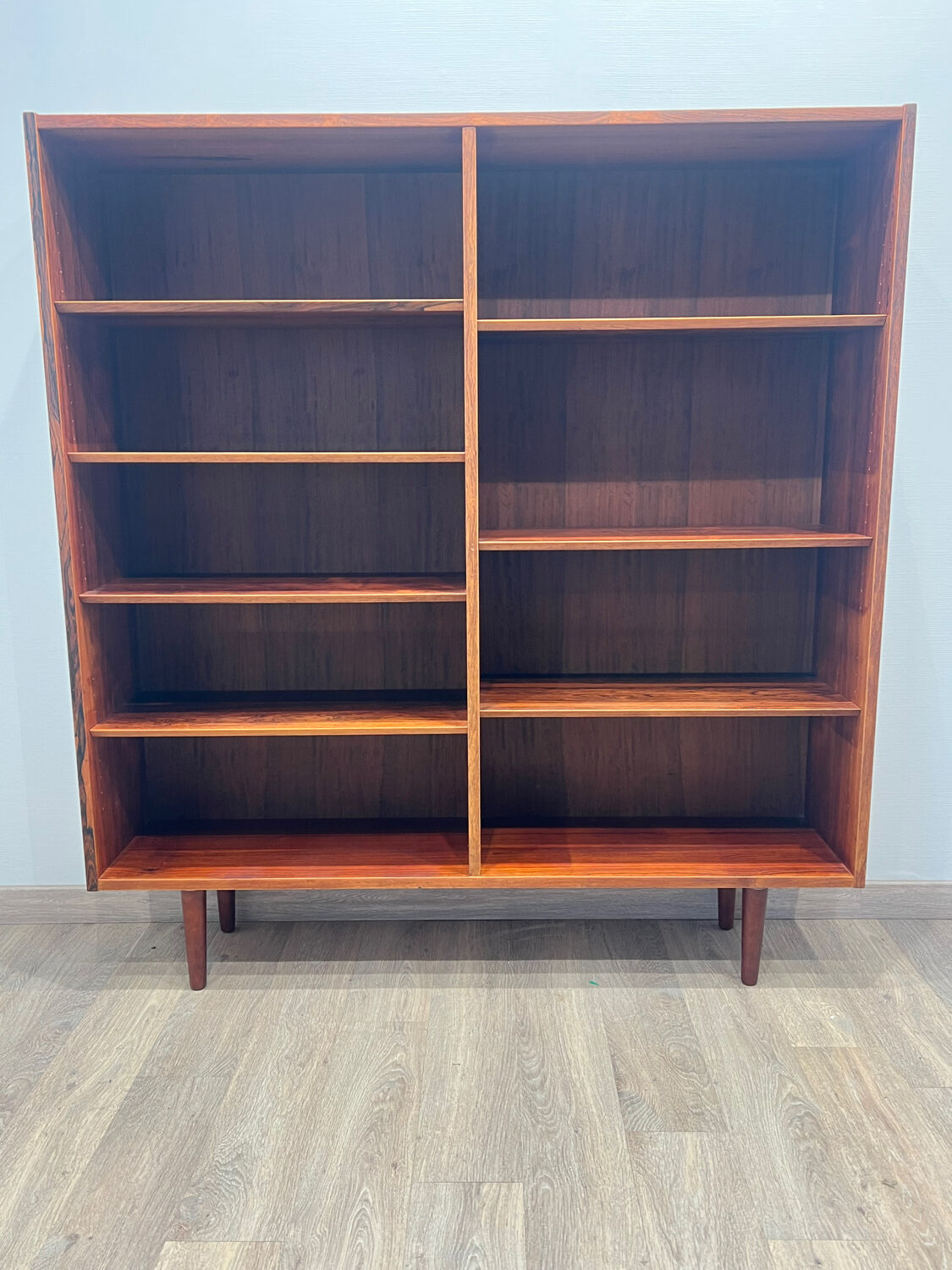 Bibliothèque scandinave en palissandre