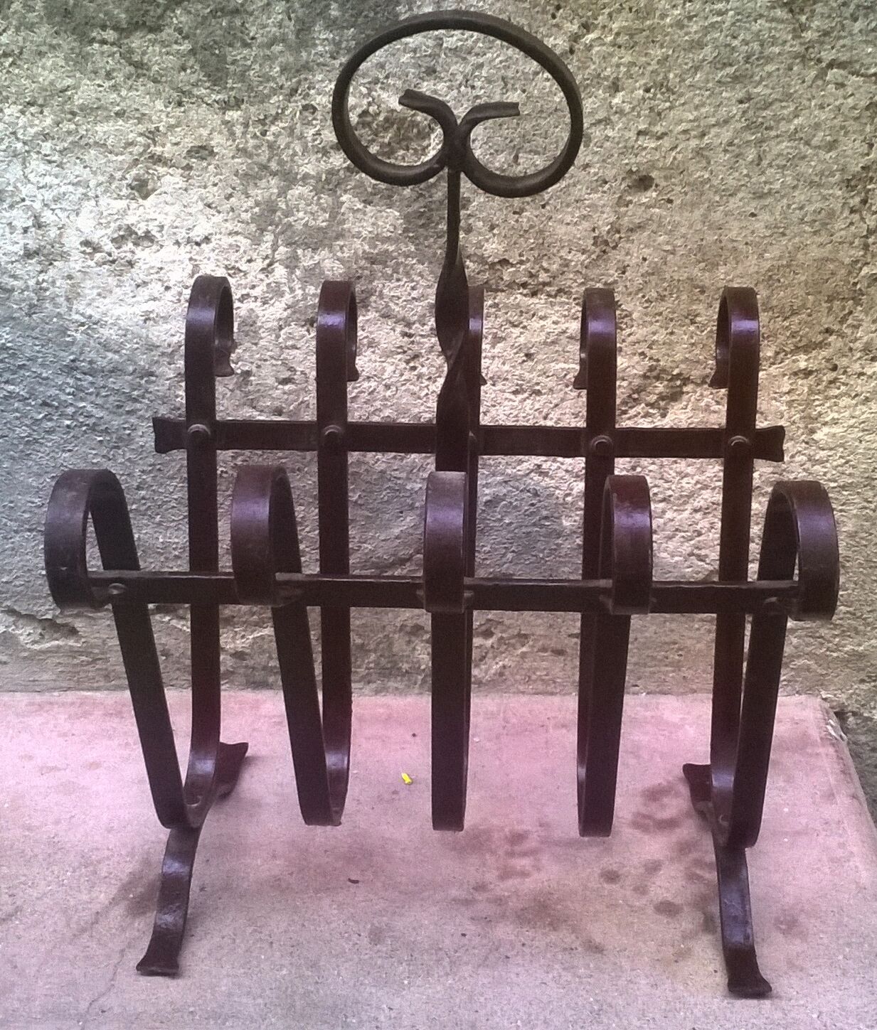 Wrought iron magazine holder