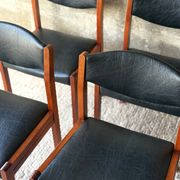 Chaises scandinave vintage en teck et simili cuir noir (x4)