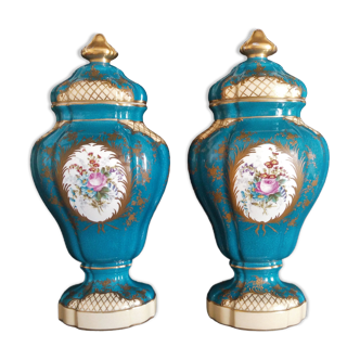Pair of vases with porcelain lids from Paris, late 19th century
