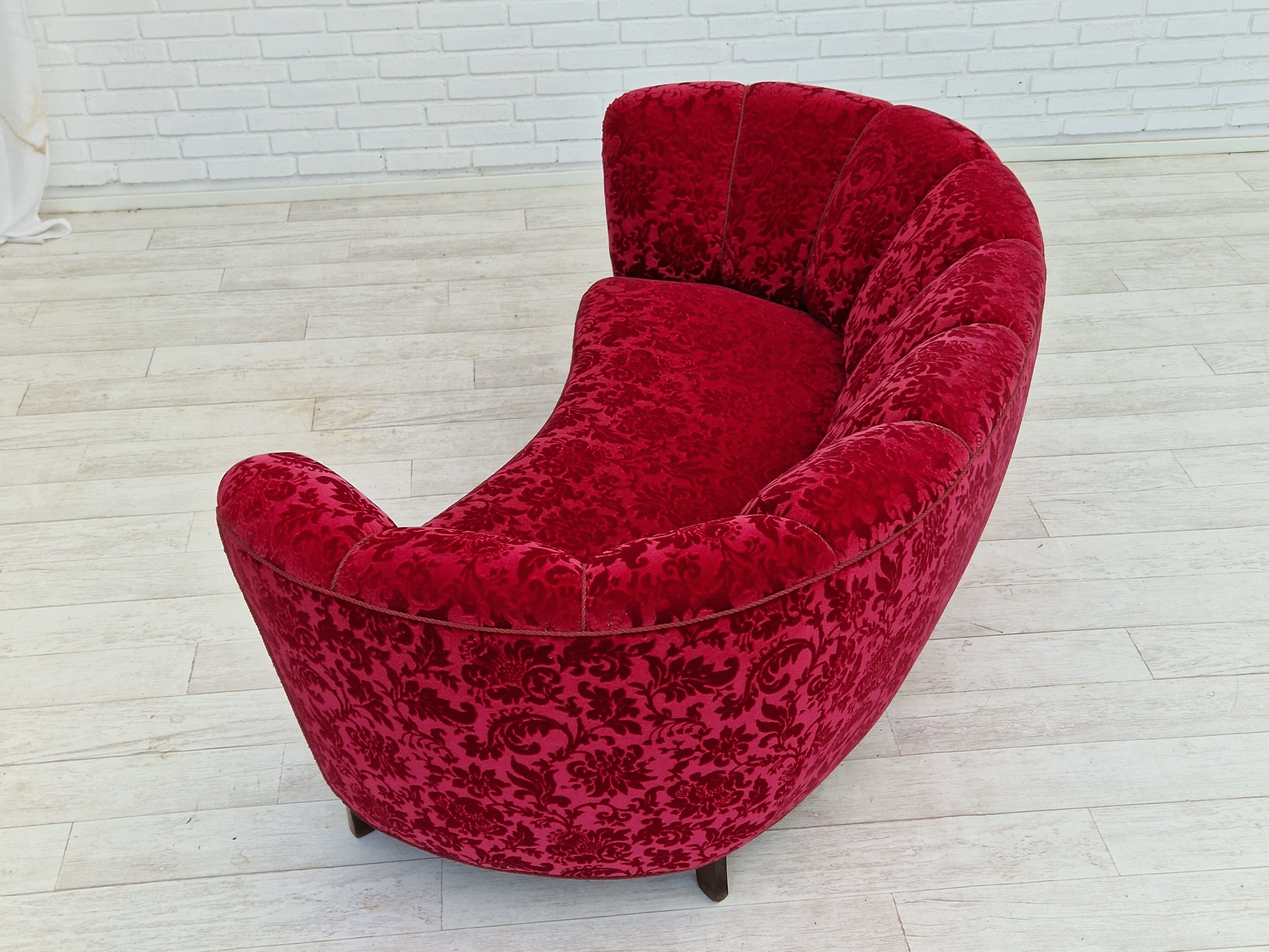 Années 1960, canapé danois vintage 3 places « Banana », original très bon état.