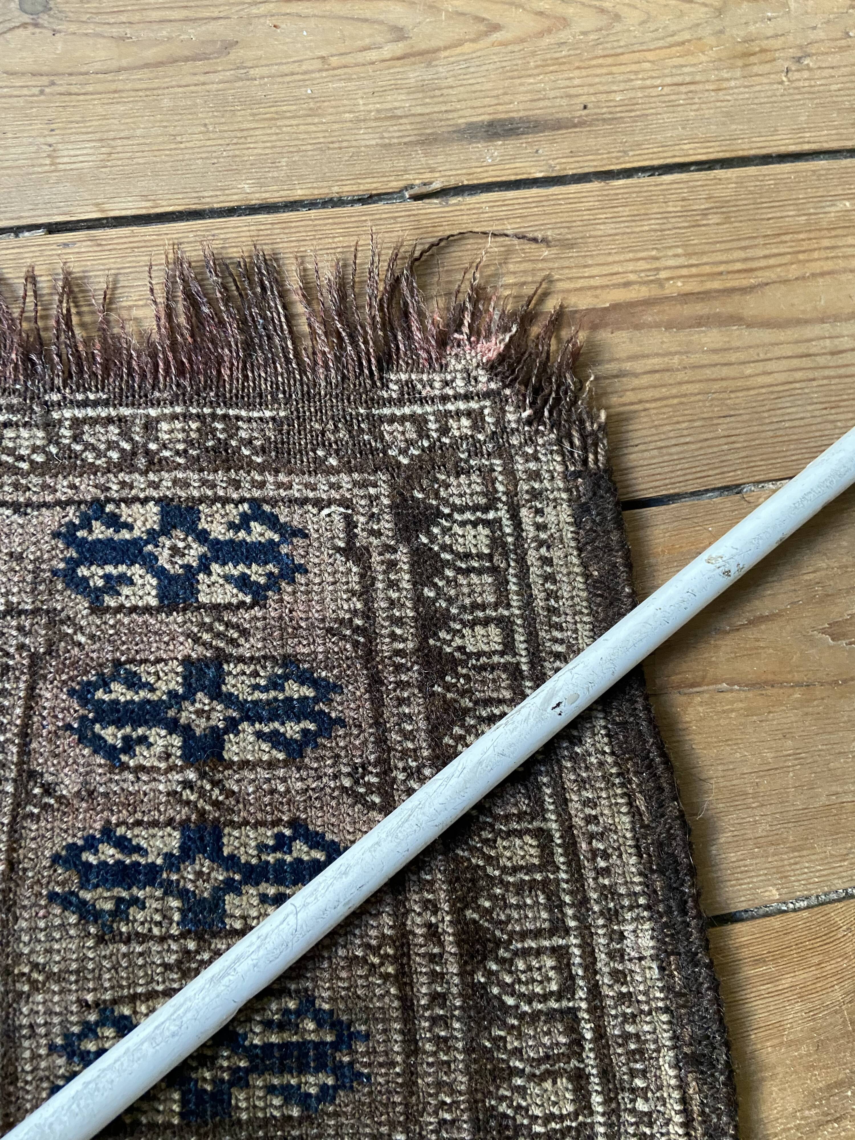 Ancient Persian carpet 150x100cm