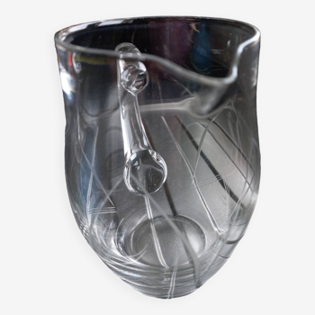 Pichet en verre transparent