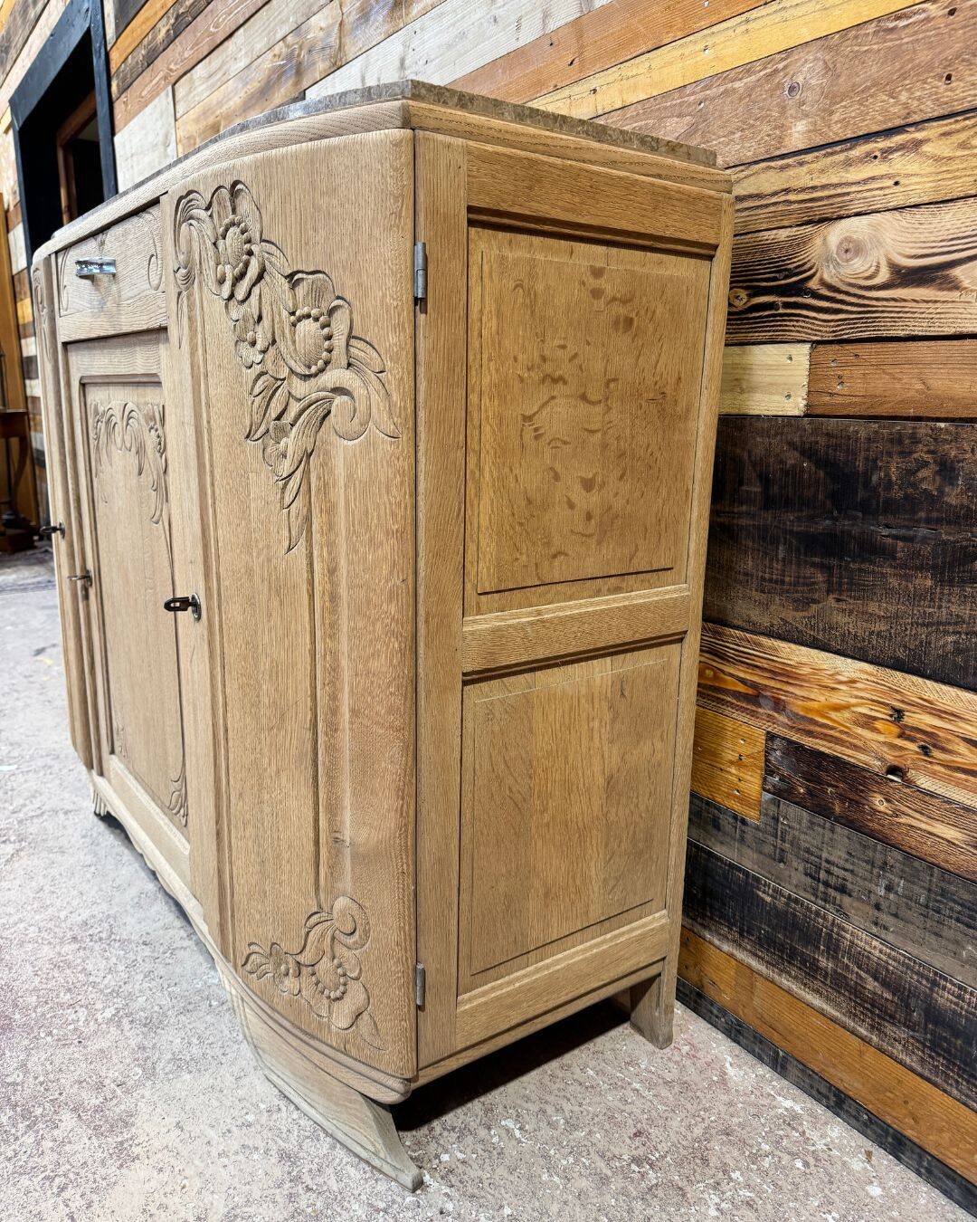 Art Deco buffet in sandblasted solid oak