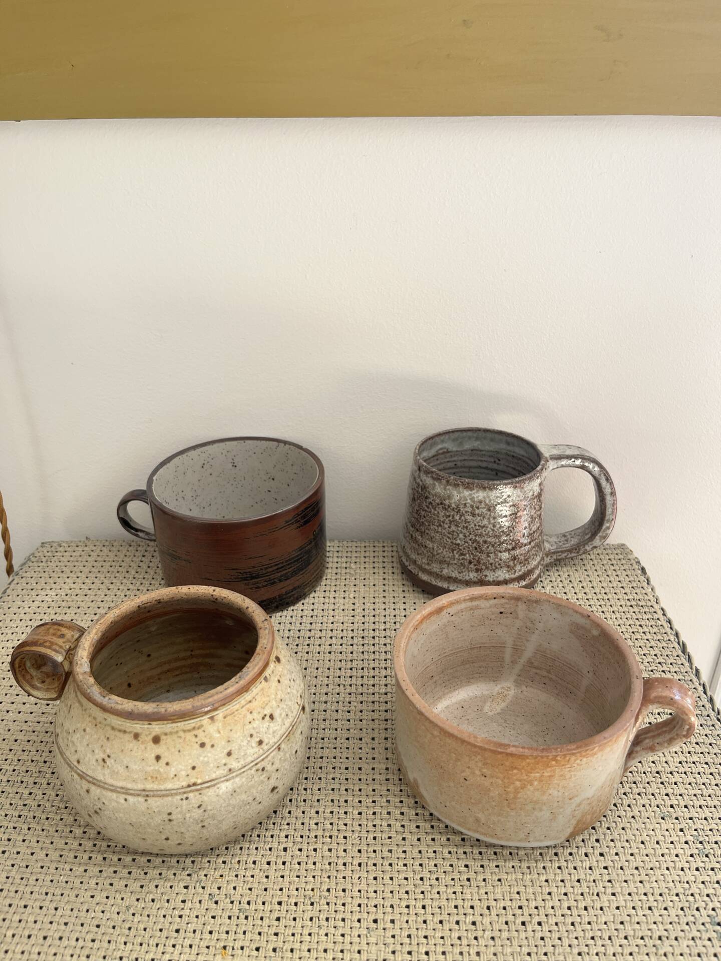 4 stoneware cups