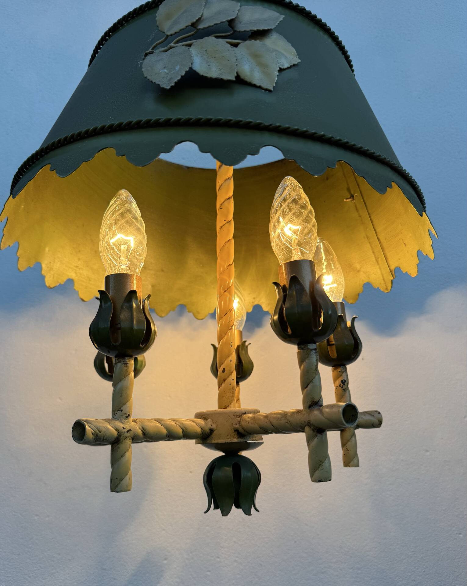 Florentine style chandelier Hollywood Regency 1960s