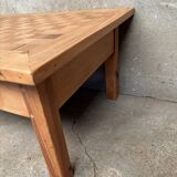 Table basse originale ancienne en bois blond doré