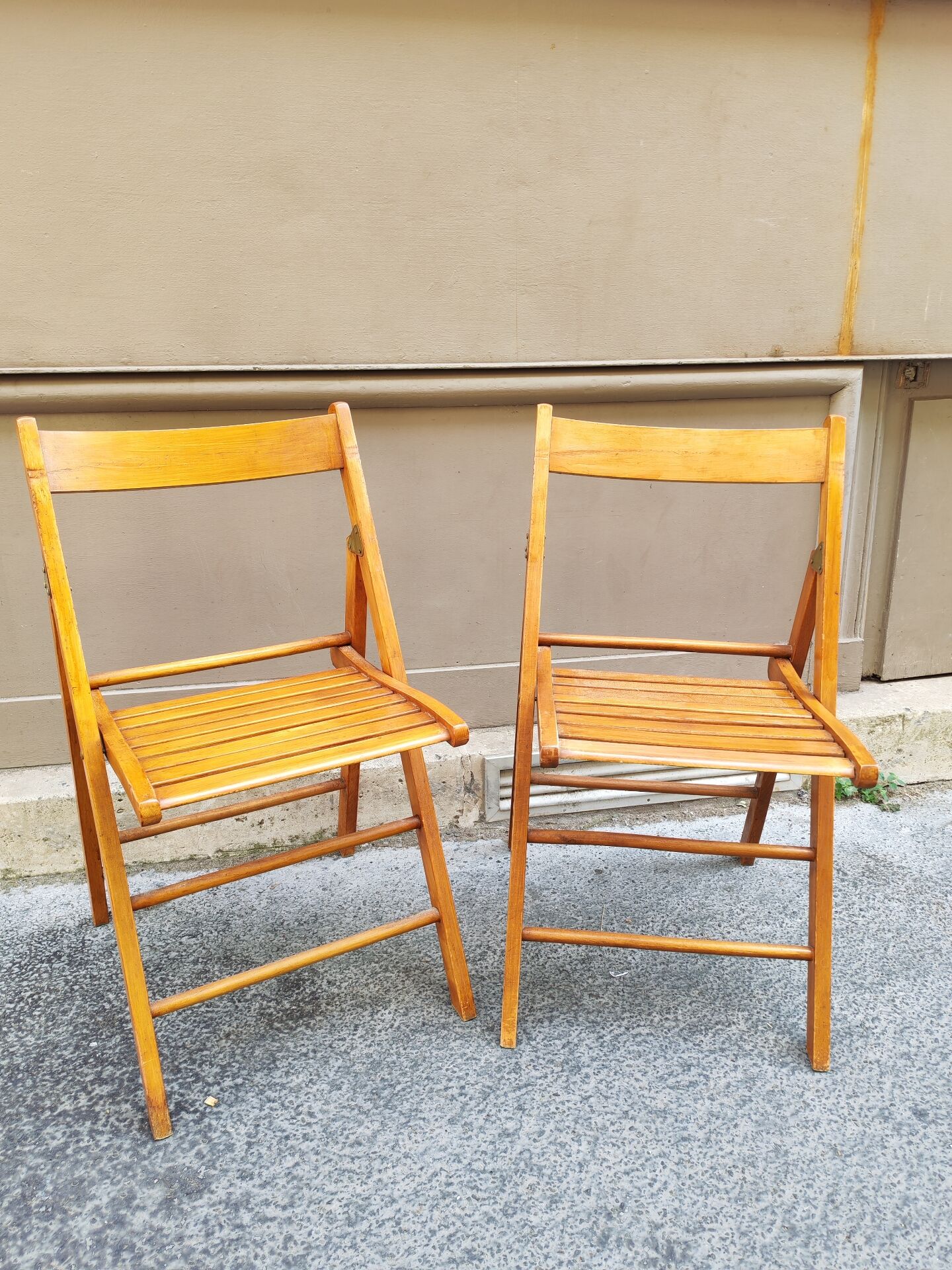 Lot de 2 chaises pliantes en bois vintage