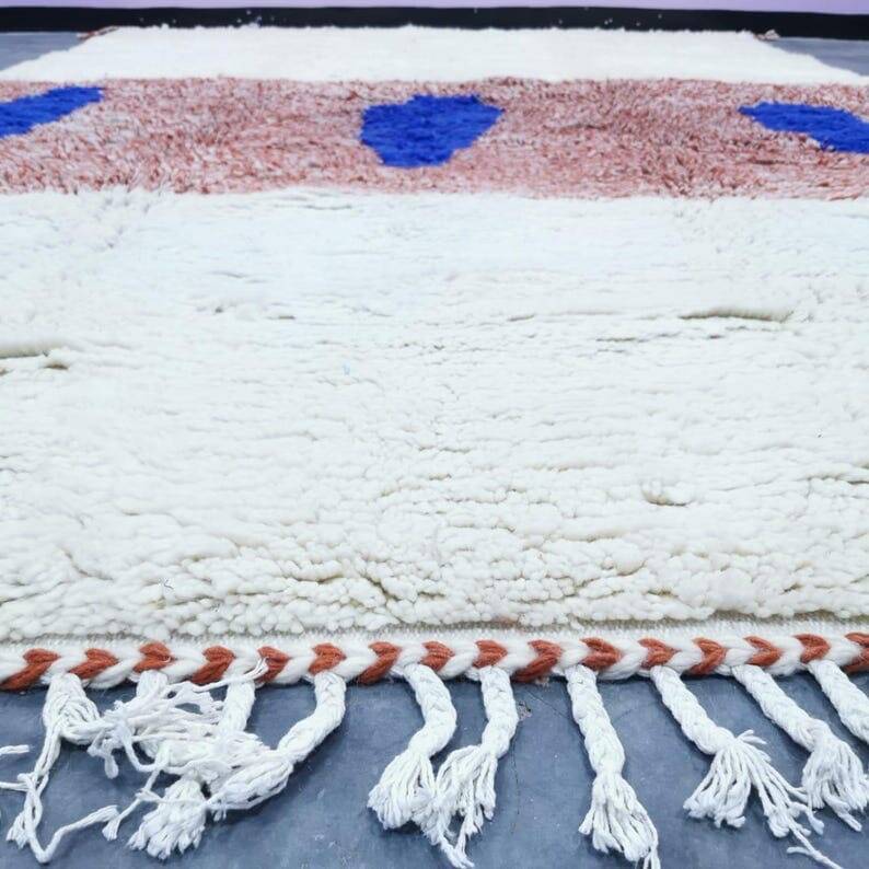 Traditional Moroccan wool Berber rug size 150 x 250 cm