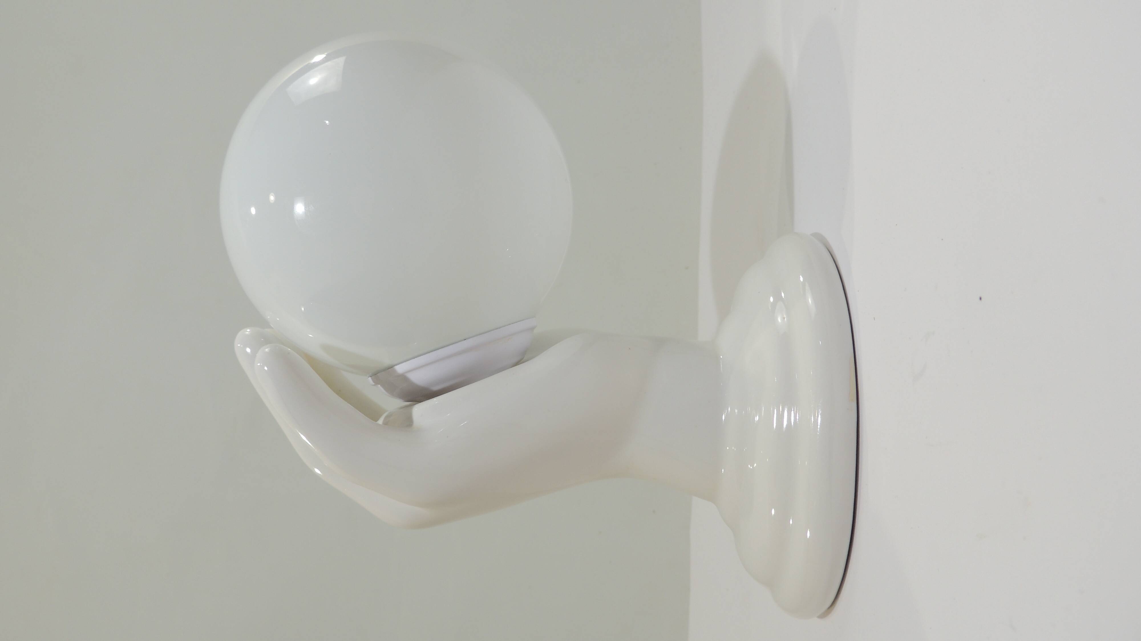 Wall light in ceramic/opaline ball/white/vintage