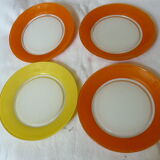4 flat plates in colored Duralex