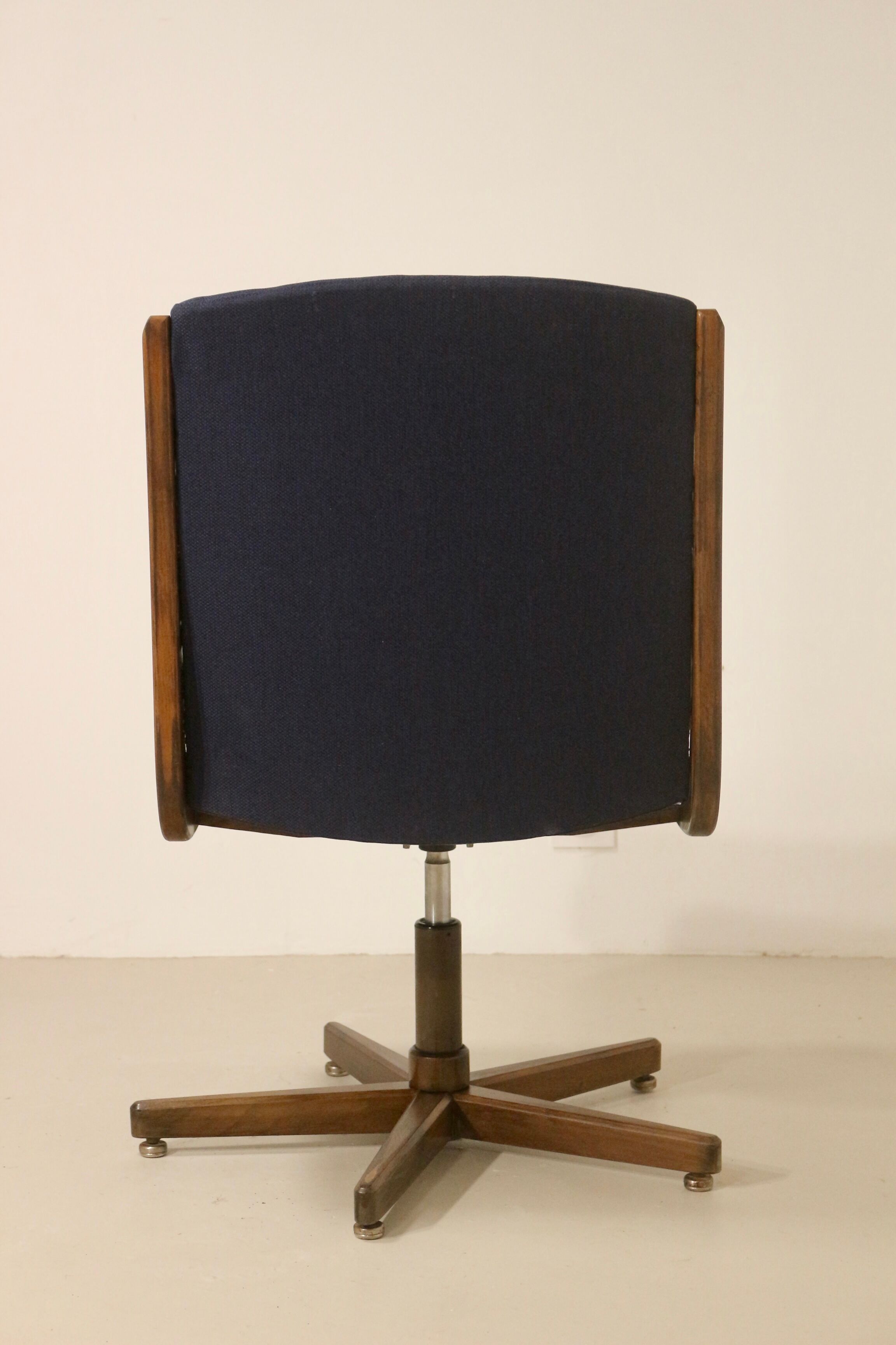 Fauteuil de bureau vintage pivotant en bois année 70