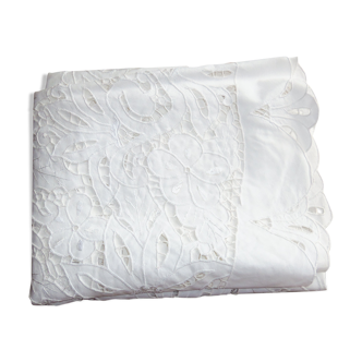 Hands brodee round tablecloth