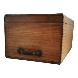 Modernist tobacco drying box 1897