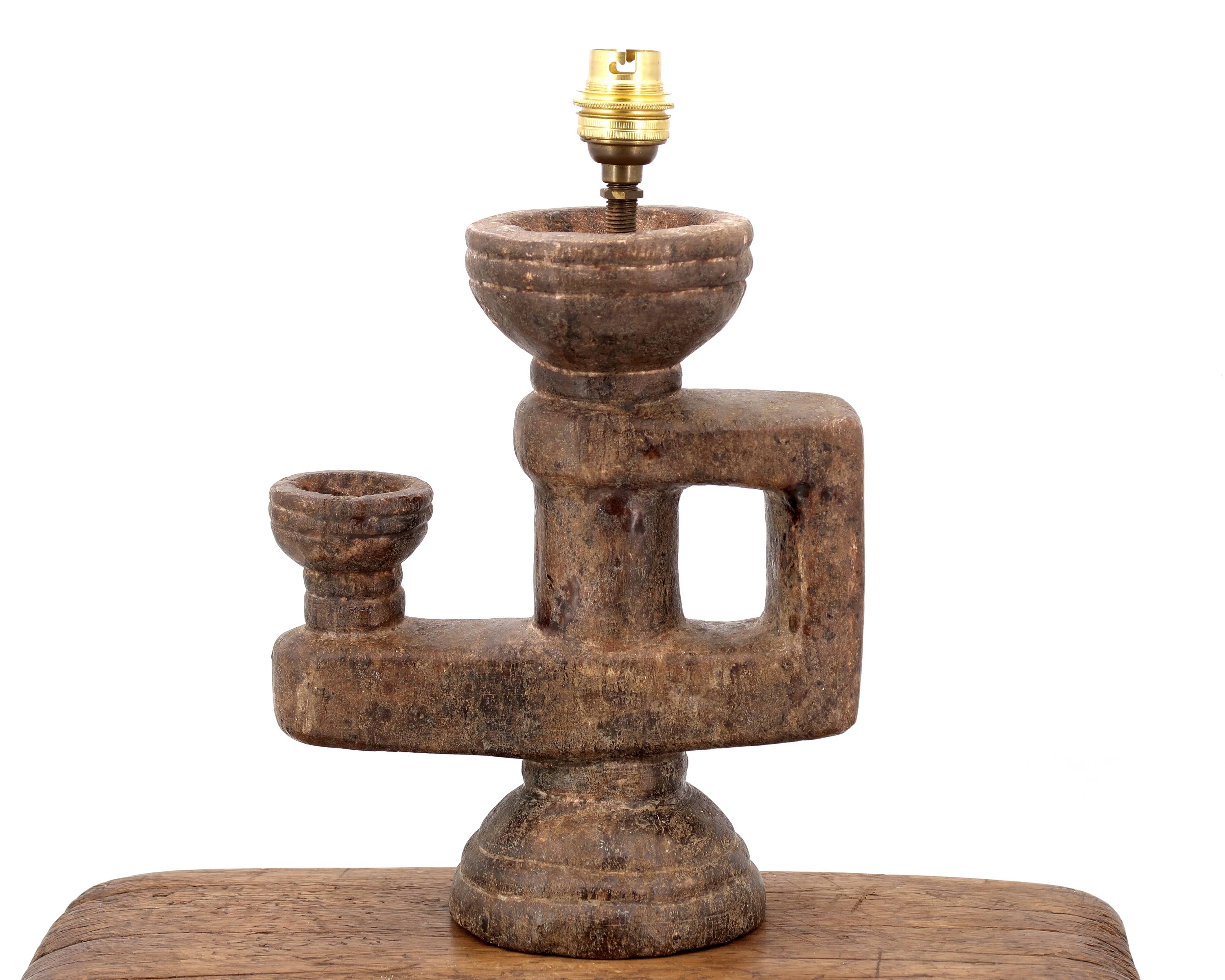 Lampe Marocaine sculpturale taillée dans la pierre, années 80