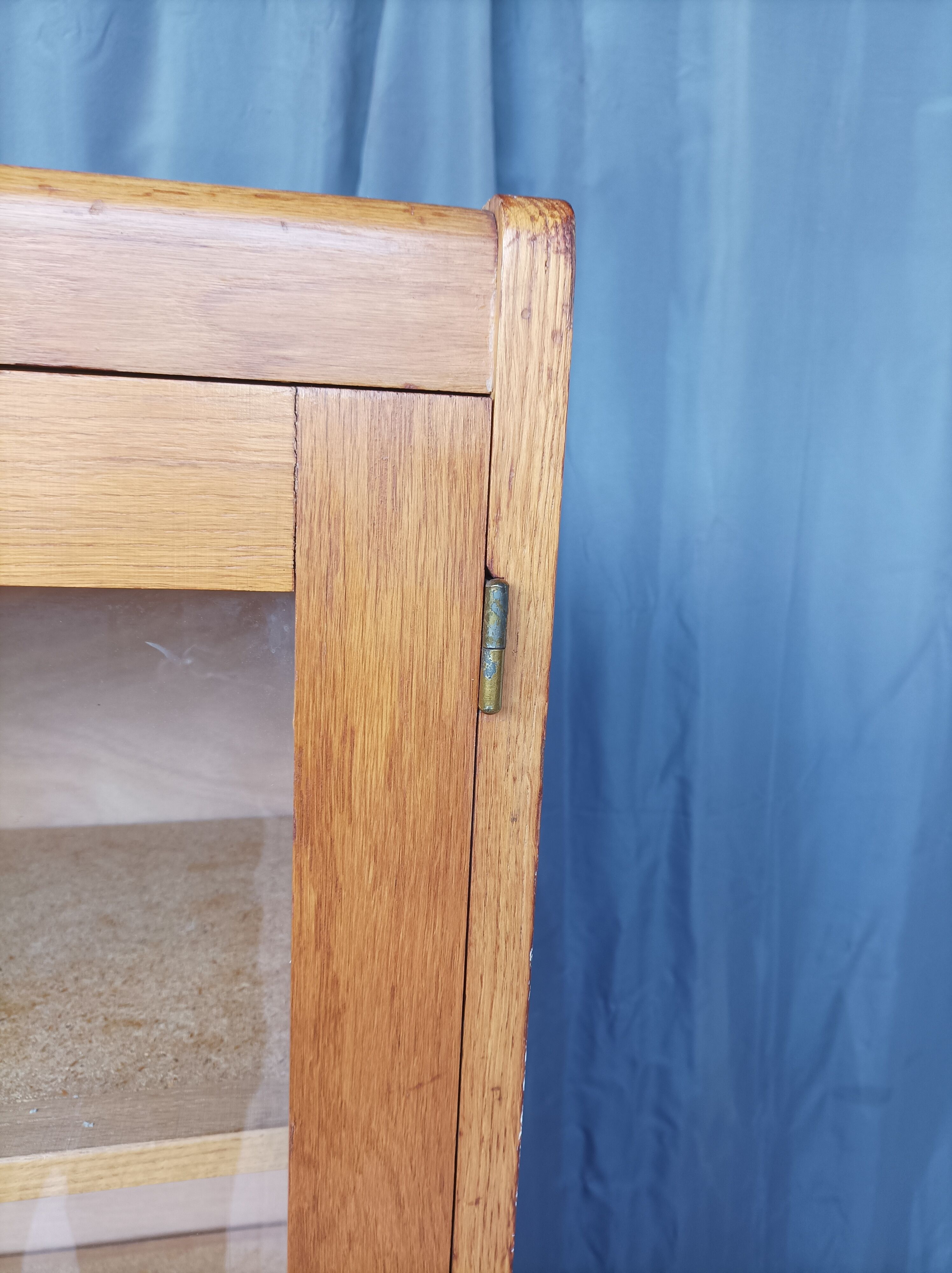 Vintage display bookcase in light oak