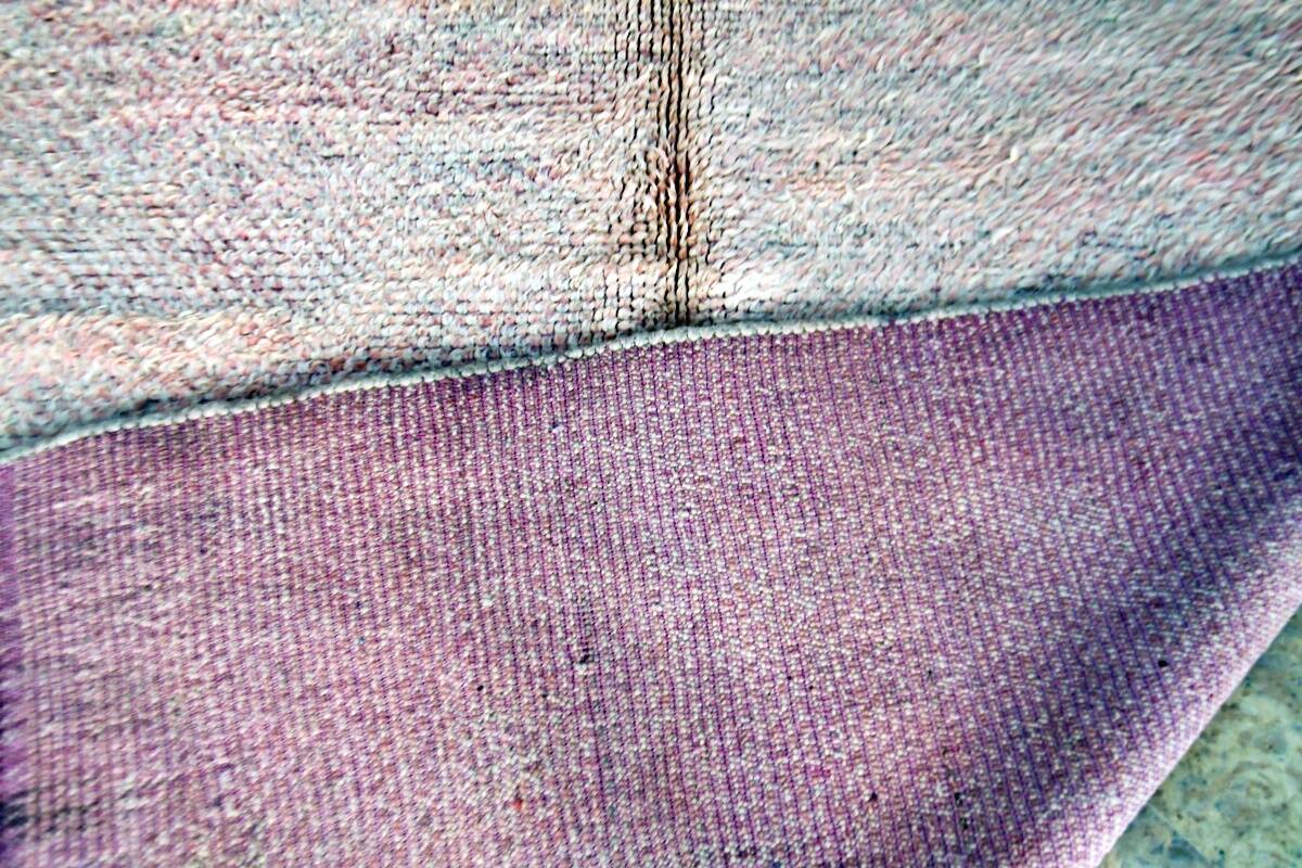Tapis berbère marocain Beni Mguild vintage 197 x 154 cm