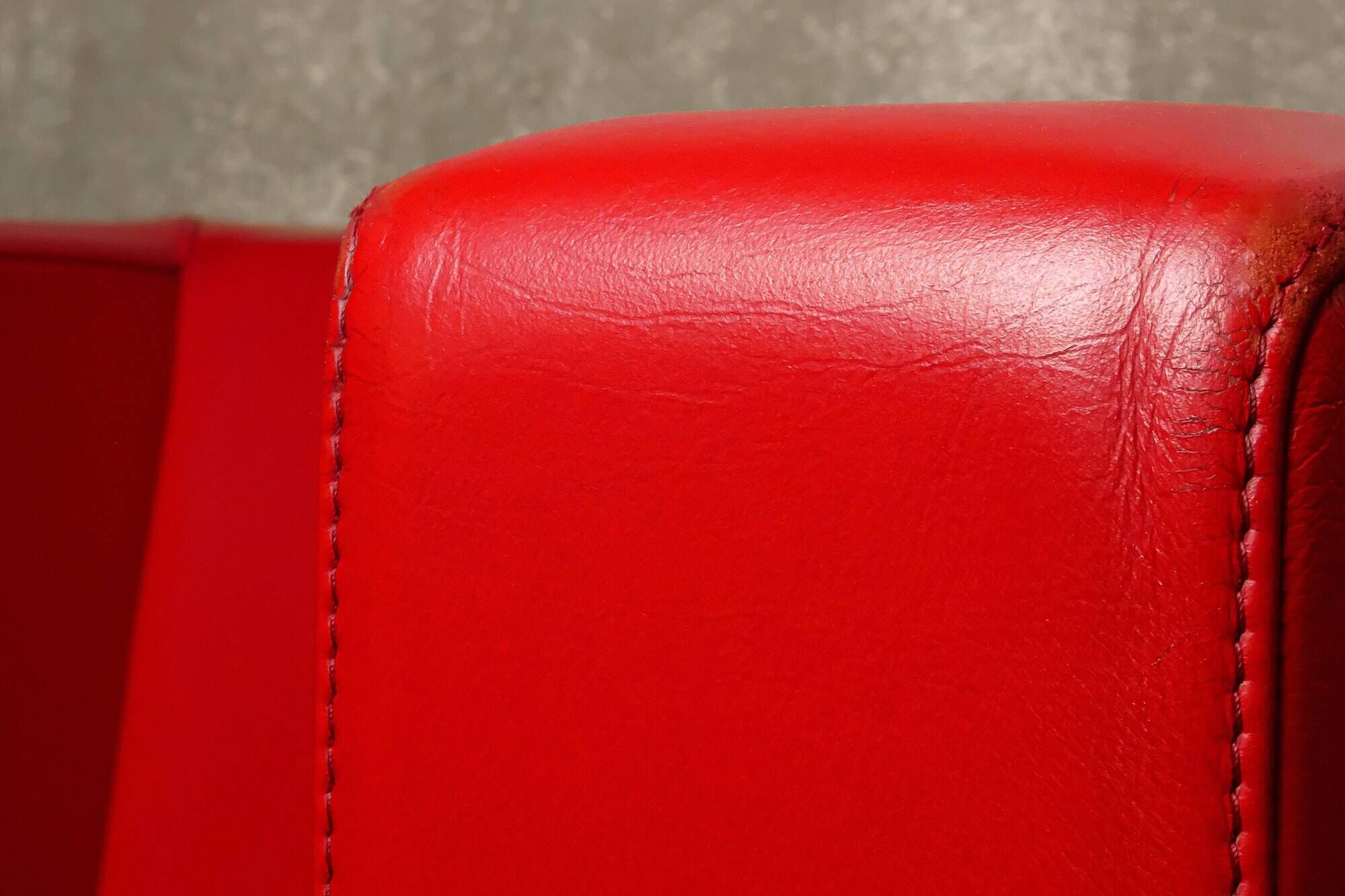 Poltrona Frau - Pair of armchairs in red leather and black beech - 2006 - IT.