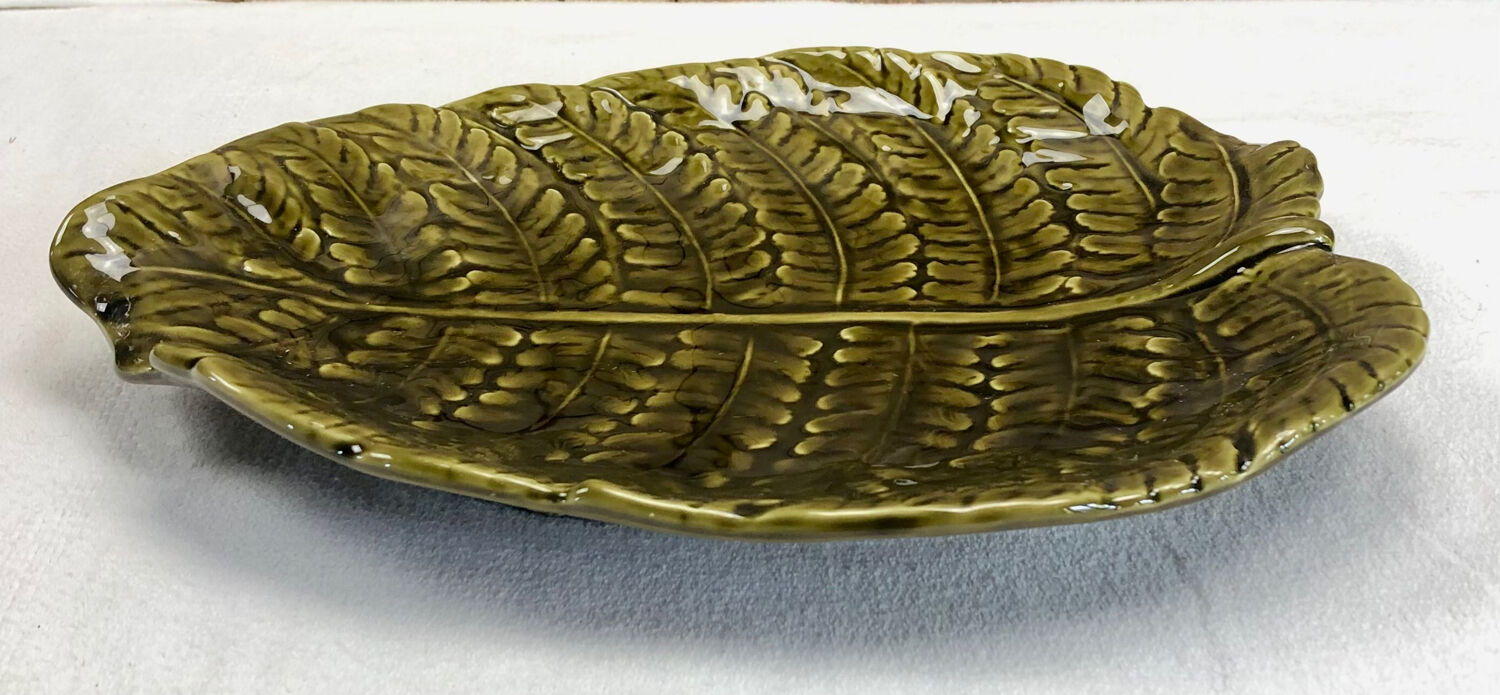 Plat feuille de fougère barbotine Sarreguemines