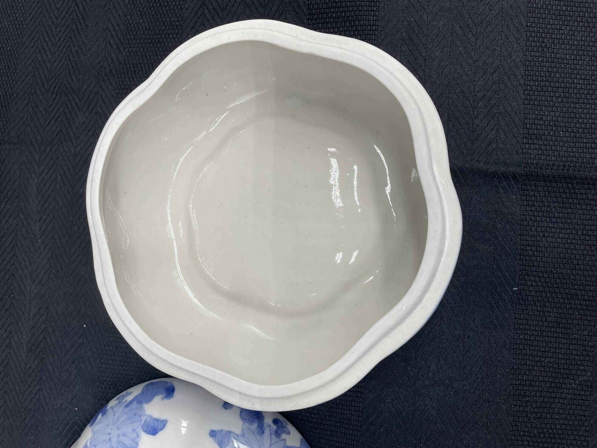 Chinese covered pot, box, jewelry box, pumpkin, white porcelain, China blue plant decor
