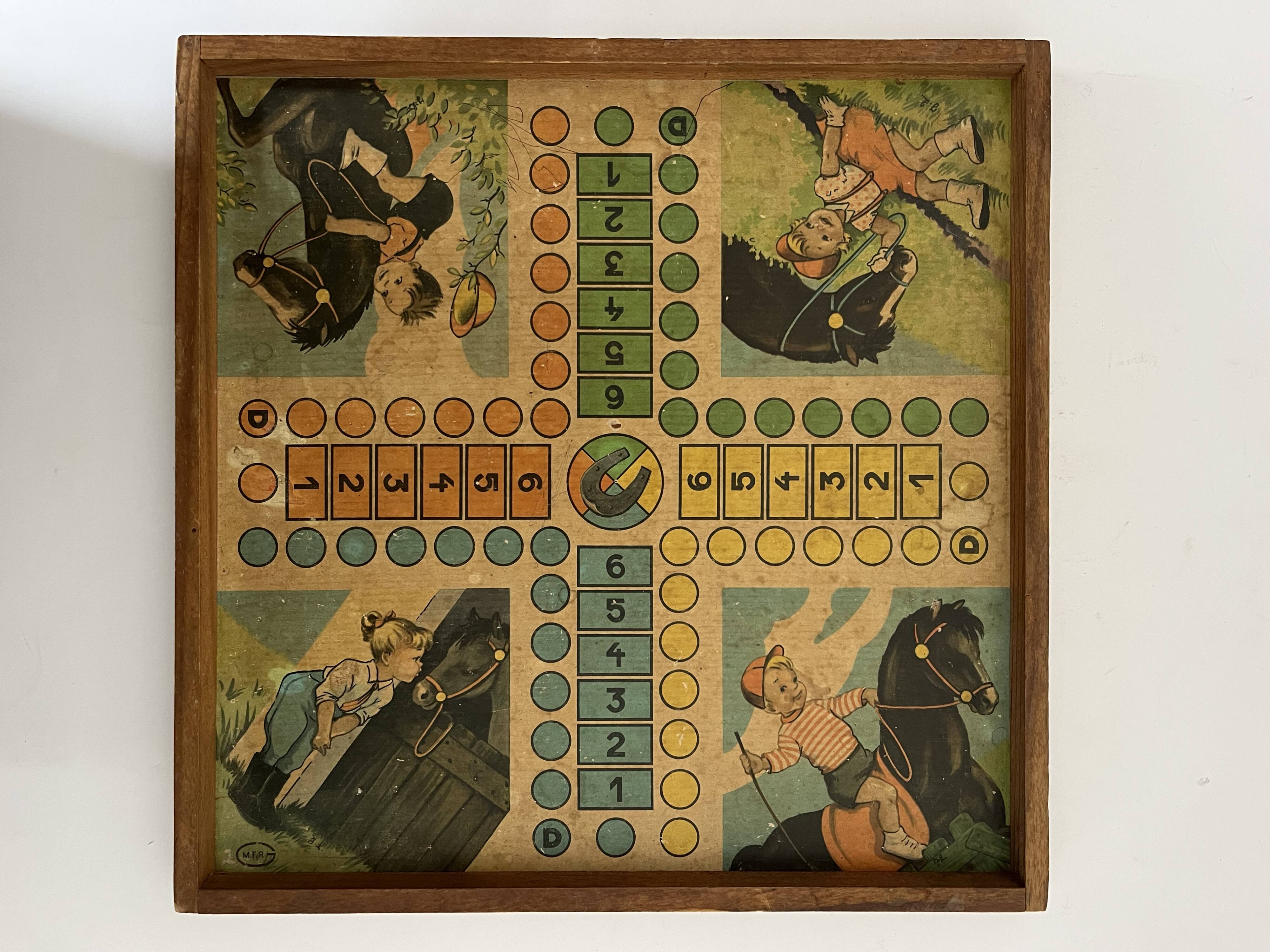 Old game of little horses, game of the goose.