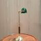 Lampe de bureau ministérielle Churchill en verre vert et laiton