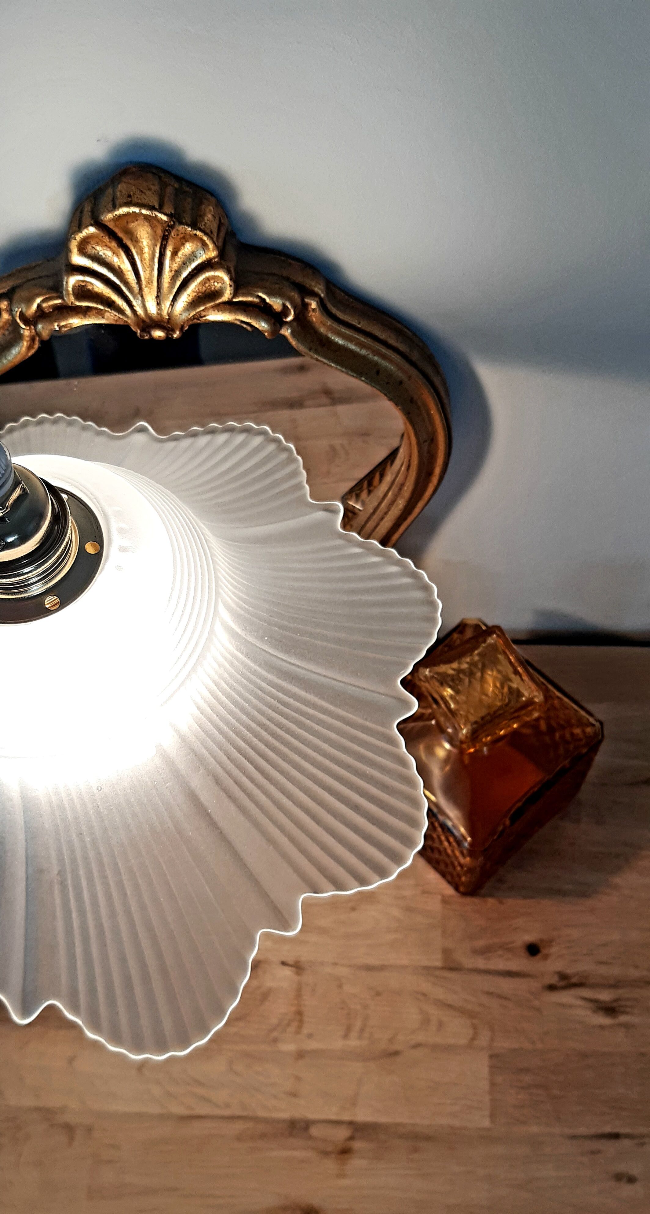 Vintage flower pendant lamp