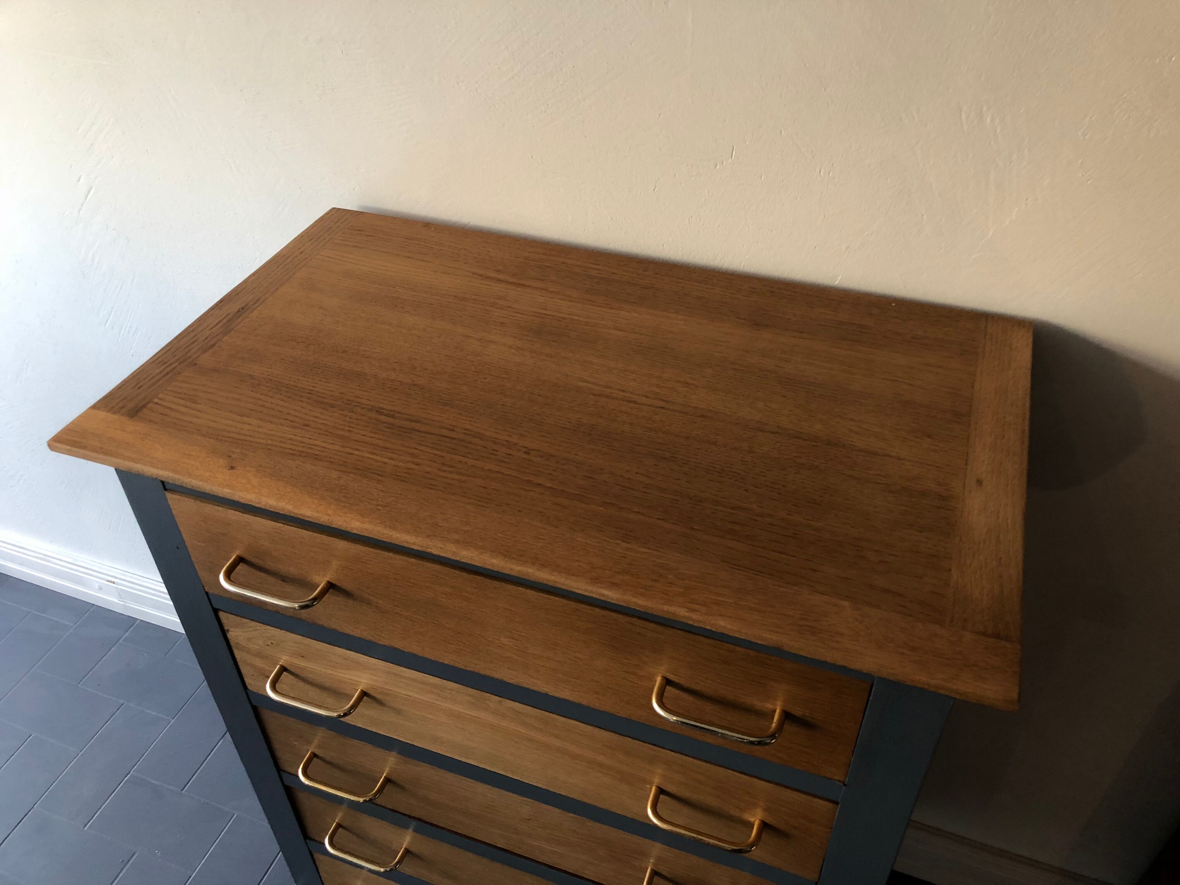 Dresser chest vintage